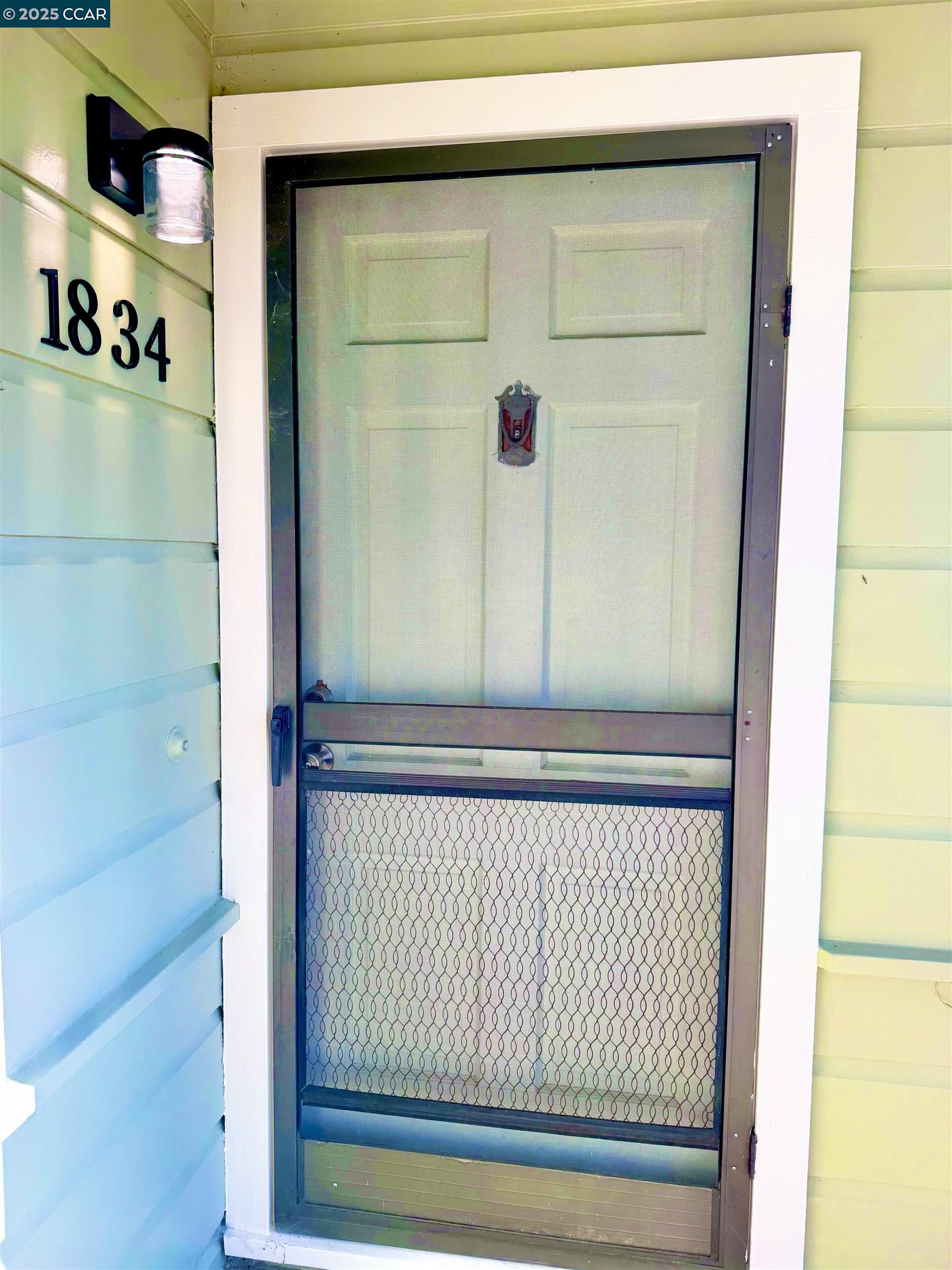 Detail Gallery Image 4 of 25 For 1834 Venice Dr, Concord,  CA 94519 - 3 Beds | 1 Baths