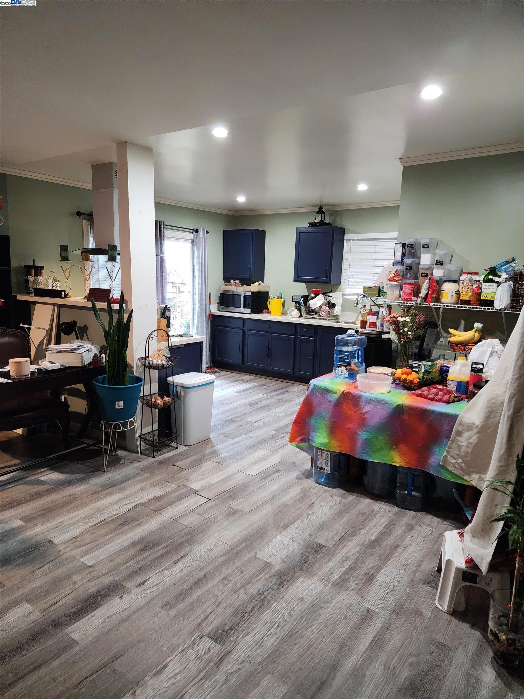 Detail Gallery Image 8 of 17 For 3026 N American, Stockton,  CA 95204 - 2 Beds | 2 Baths