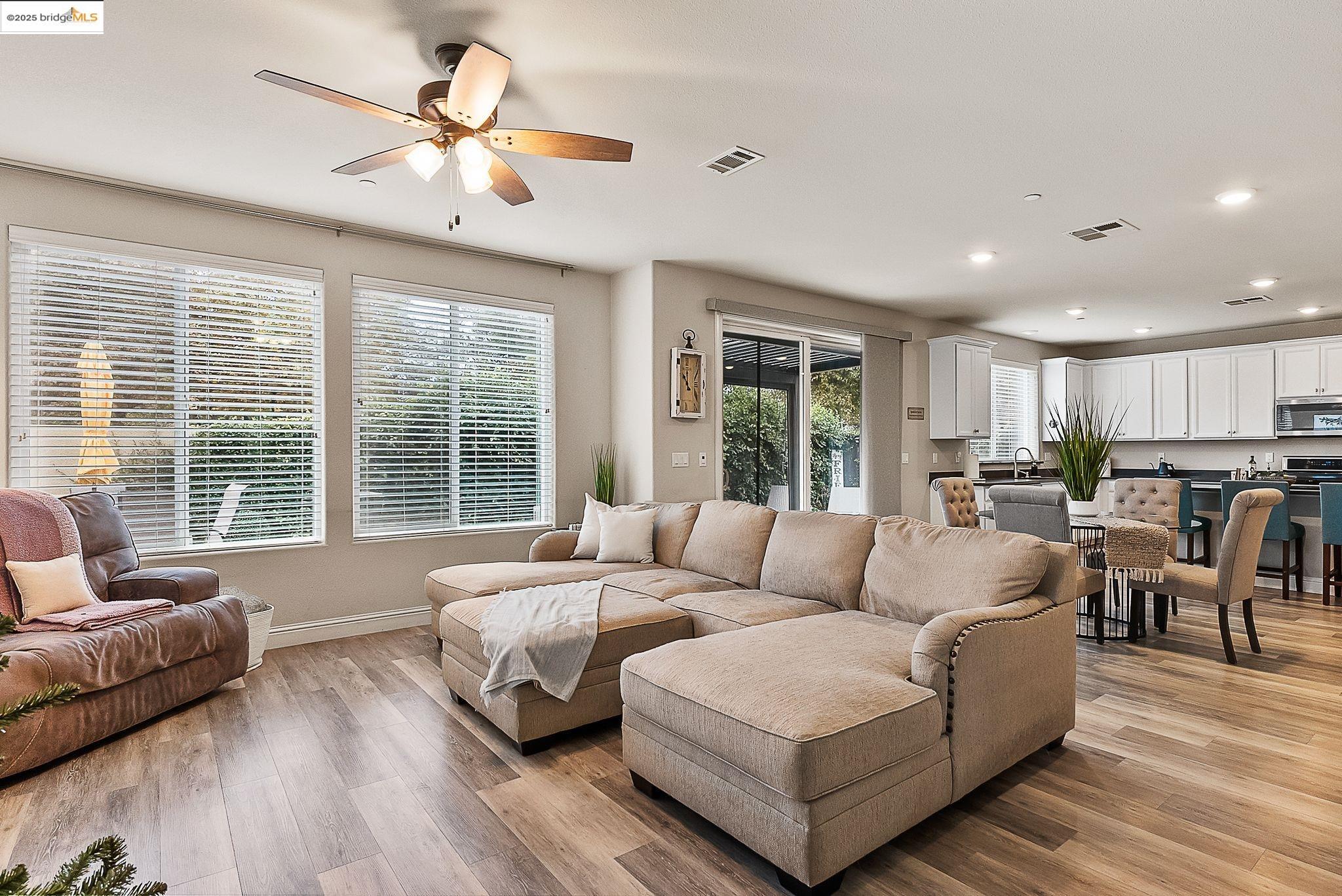 Detail Gallery Image 10 of 51 For 716 Cabada Dr, Brentwood,  CA 94513 - 4 Beds | 3/1 Baths