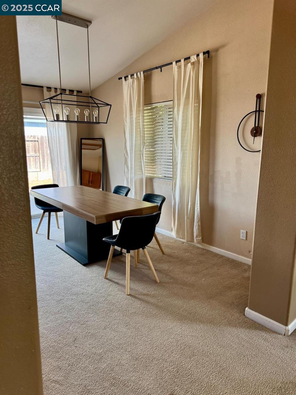 Detail Gallery Image 5 of 9 For 1384 Almador Ter, Atwater,  CA 95301 - 4 Beds | 2 Baths