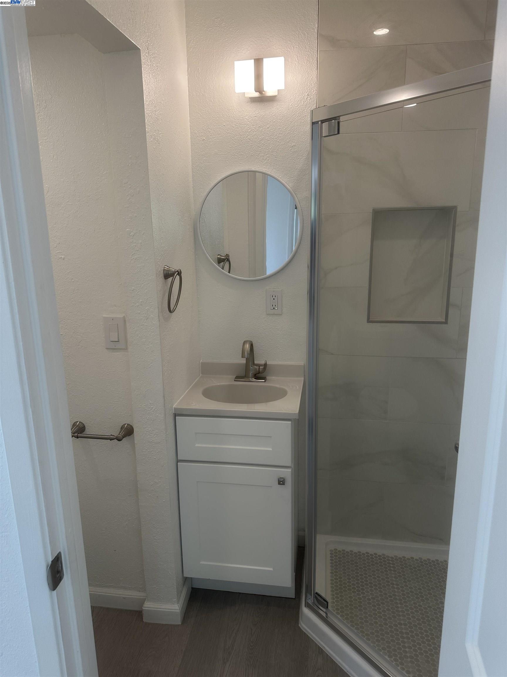 Detail Gallery Image 12 of 18 For , Oakland,  CA 94608-0000 - – Beds | – Baths