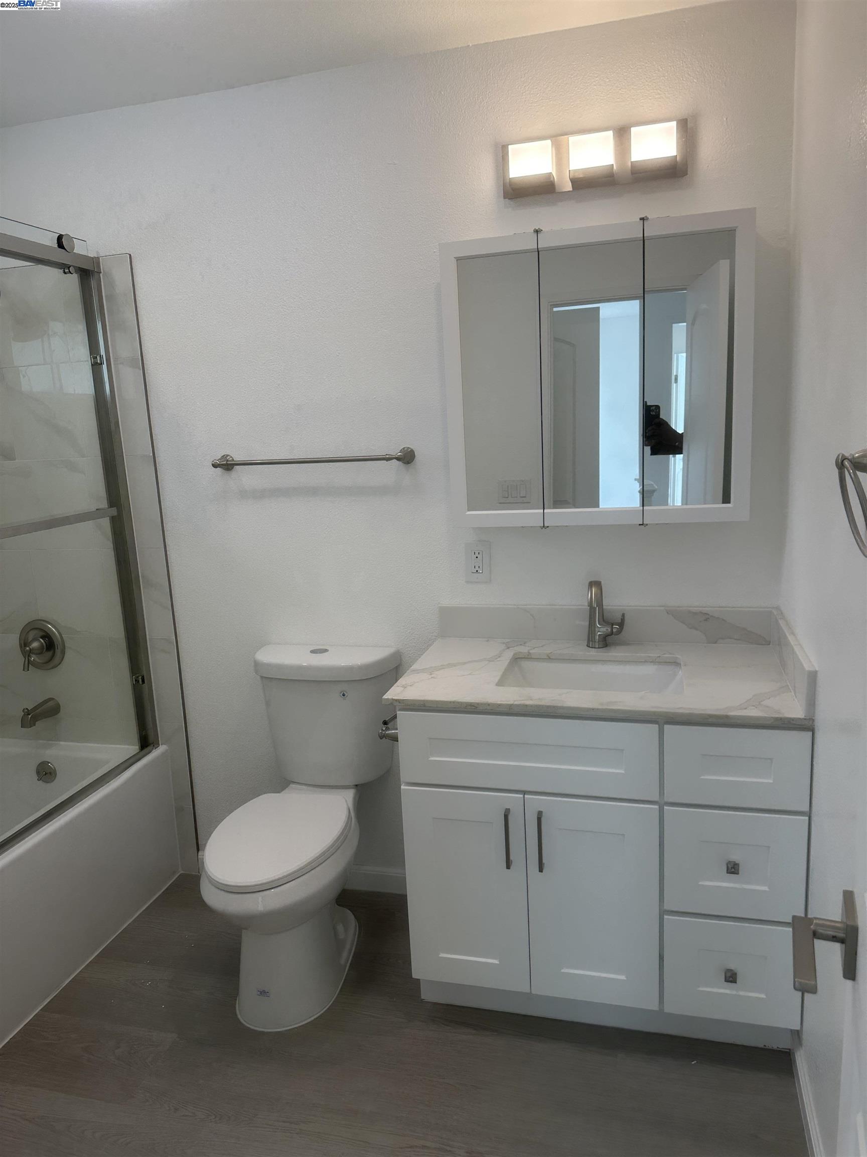 Detail Gallery Image 14 of 18 For , Oakland,  CA 94608-0000 - – Beds | – Baths