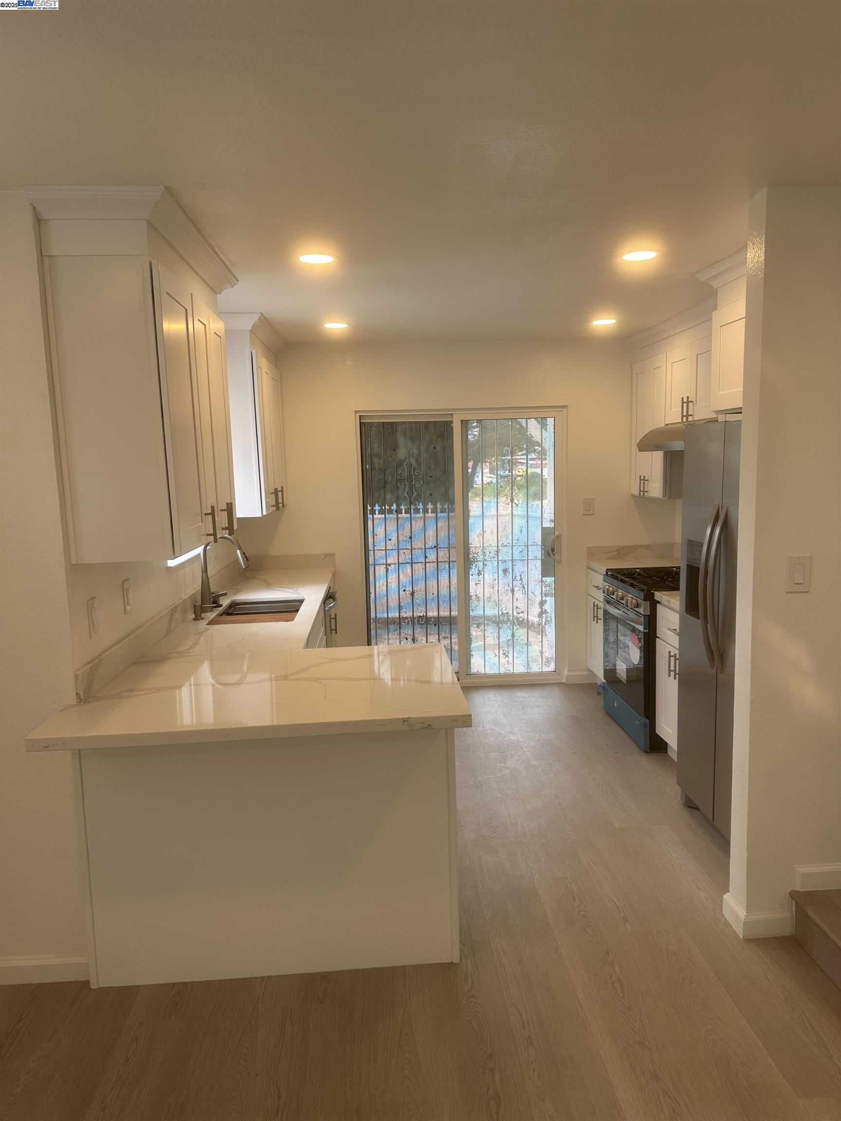 Detail Gallery Image 6 of 18 For , Oakland,  CA 94608-0000 - – Beds | – Baths