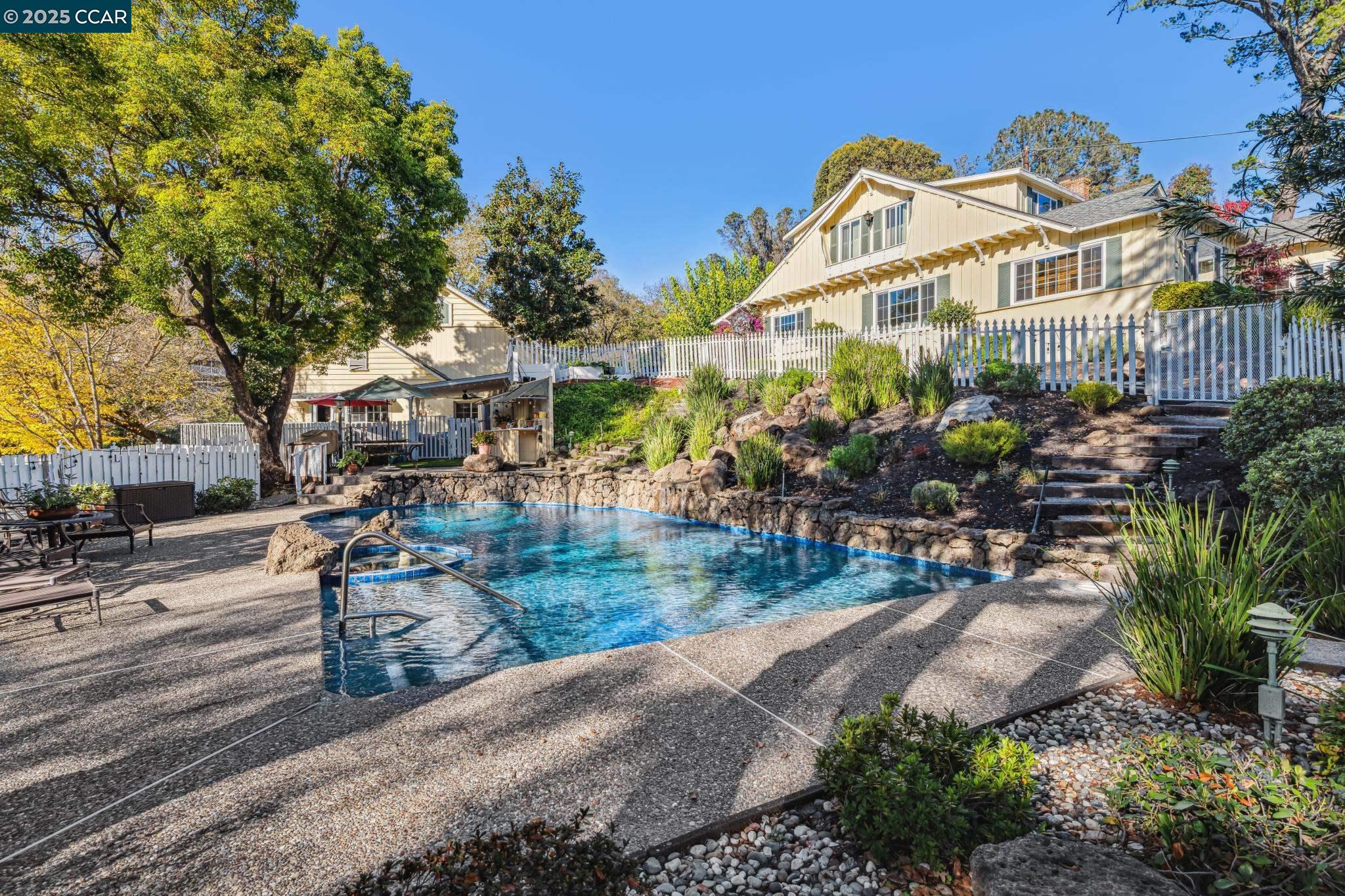 Detail Gallery Image 2 of 11 For 521 El Pintado Rd, Danville,  CA 94526 - 5 Beds | 4 Baths