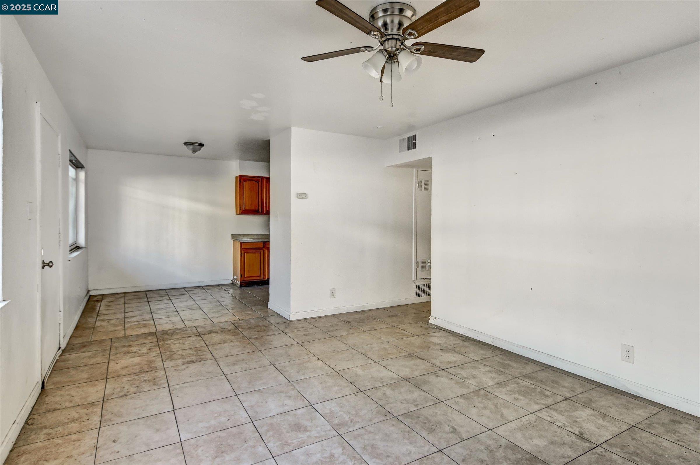 Detail Gallery Image 11 of 20 For 428 9th St, Richmond,  CA 94804 - – Beds | – Baths