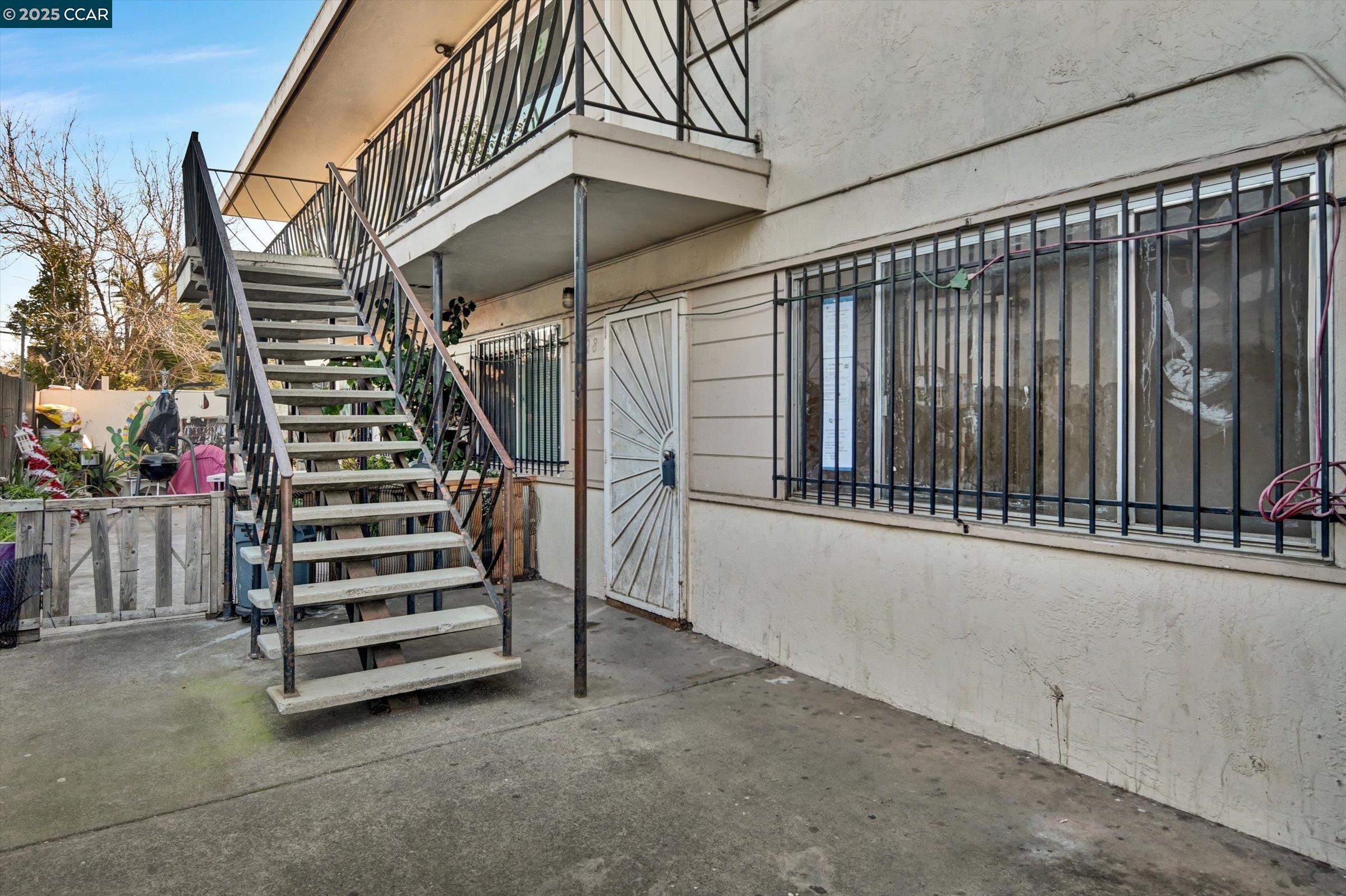 Detail Gallery Image 6 of 20 For 428 9th St, Richmond,  CA 94804 - – Beds | – Baths