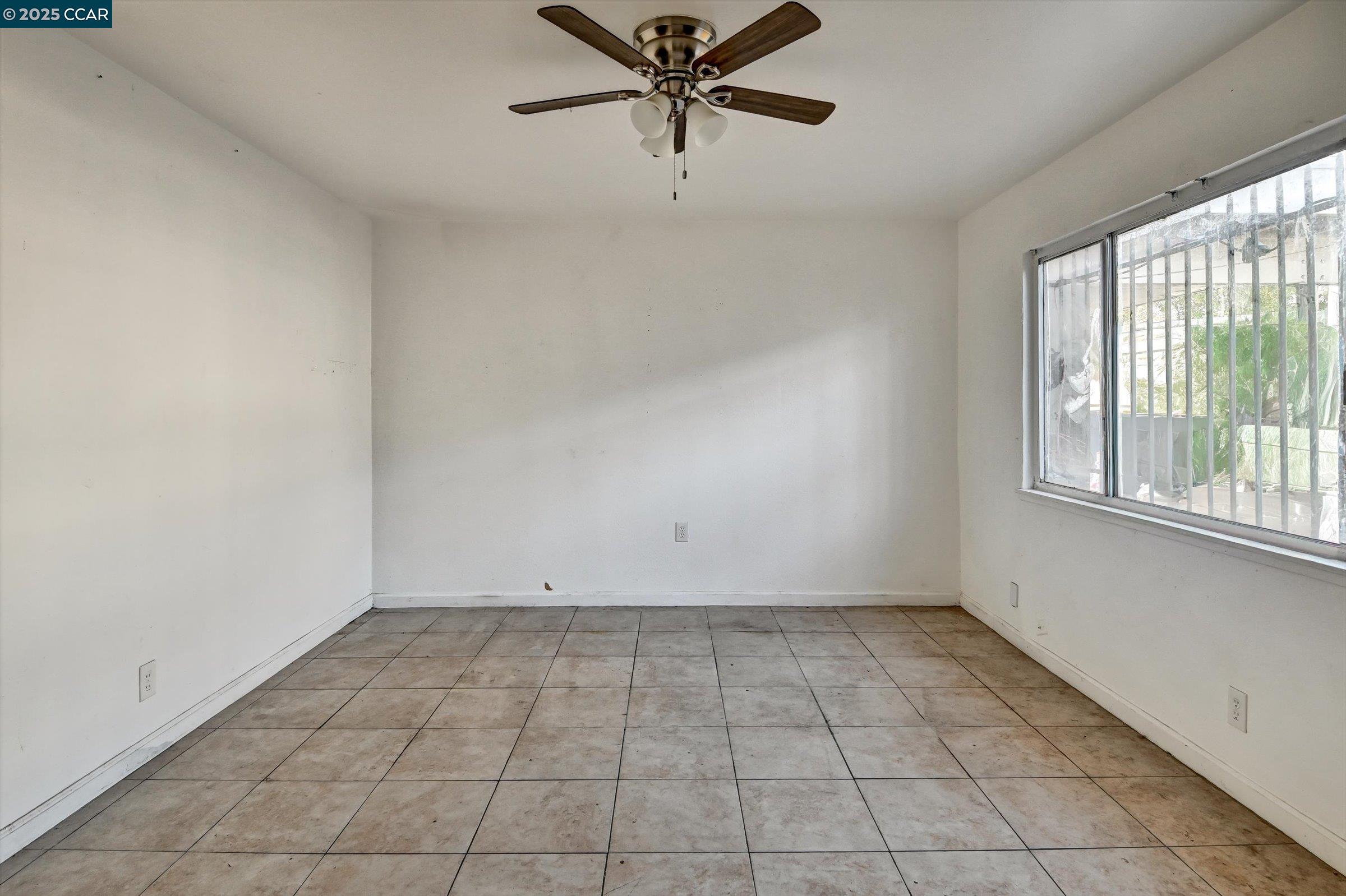 Detail Gallery Image 8 of 20 For 428 9th St, Richmond,  CA 94804 - – Beds | – Baths