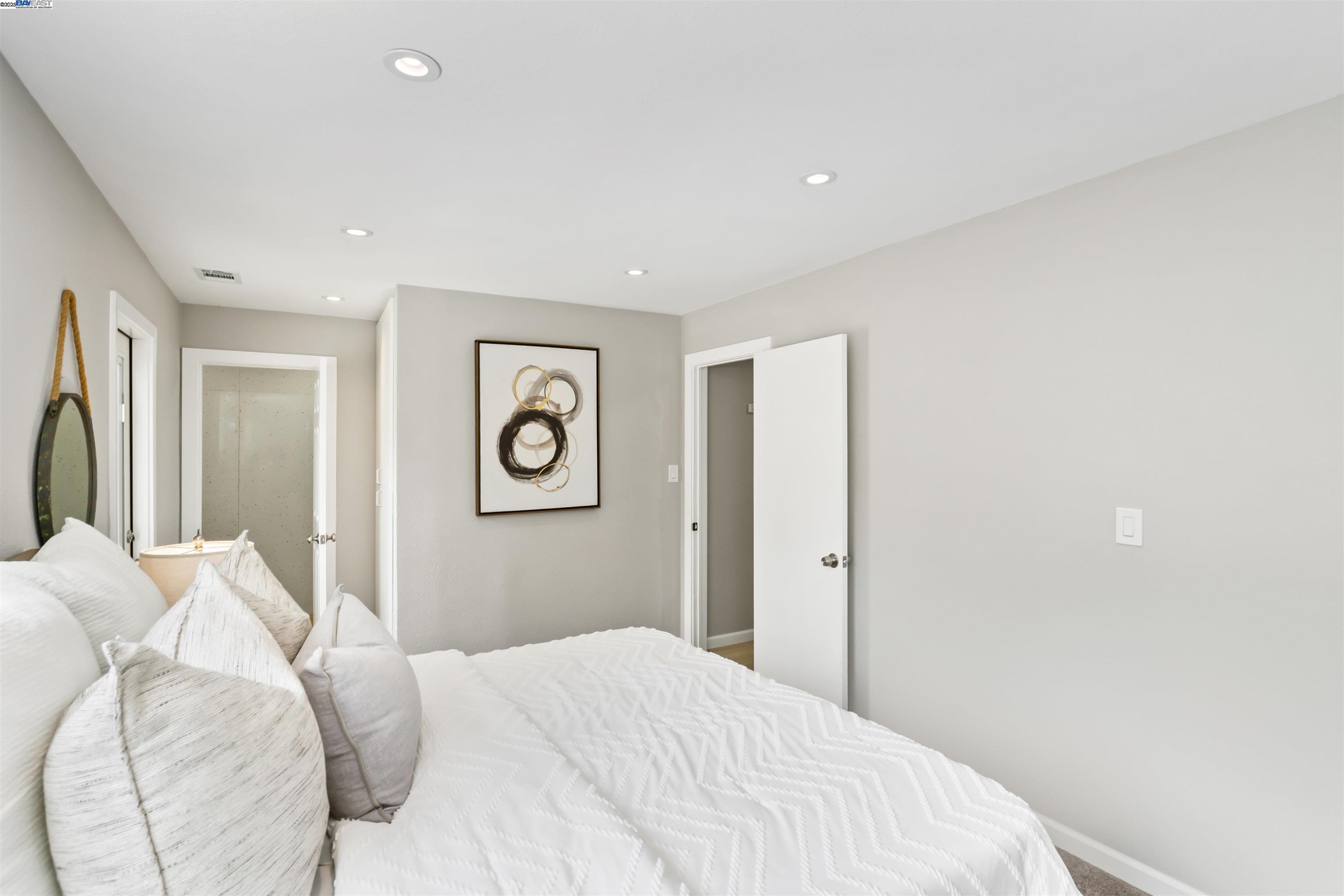 Detail Gallery Image 13 of 49 For 6330 Tri Lane, El Sobrante,  CA 94803 - 5 Beds | 3 Baths