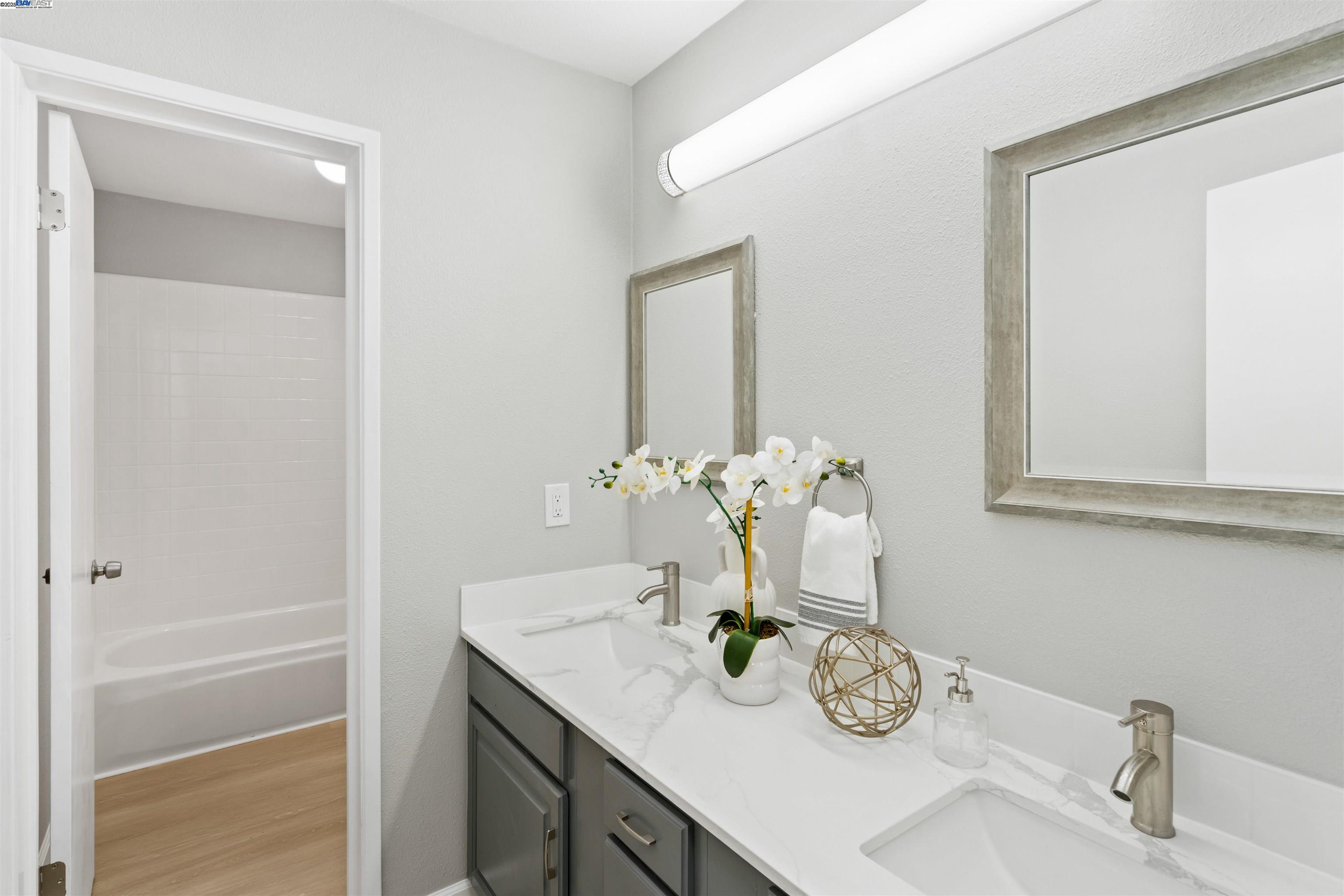 Detail Gallery Image 14 of 49 For 6330 Tri Lane, El Sobrante,  CA 94803 - 5 Beds | 3 Baths