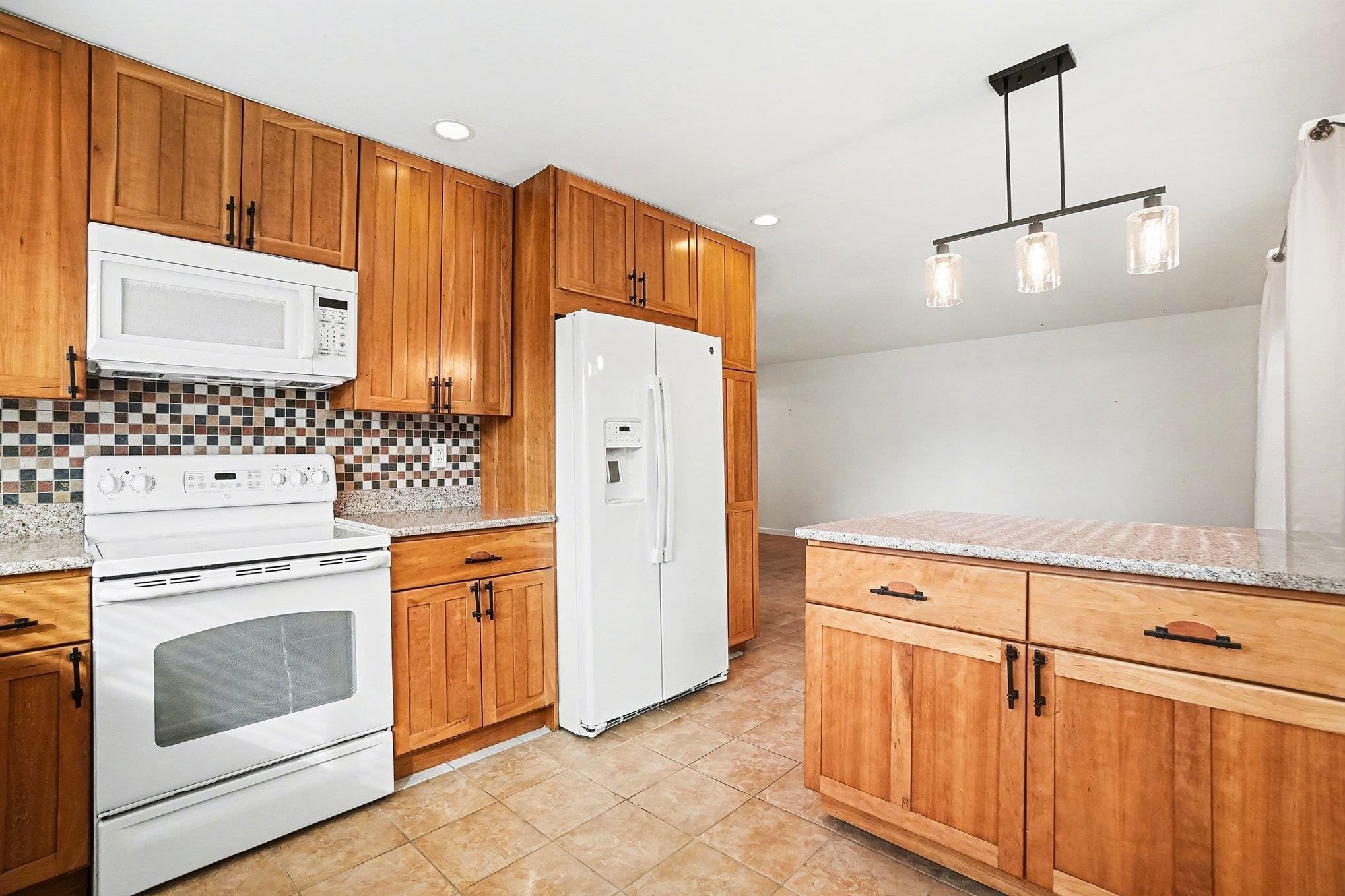 Detail Gallery Image 3 of 25 For 1833 Camino Estrada, Concord,  CA 94521 - 3 Beds | 2 Baths