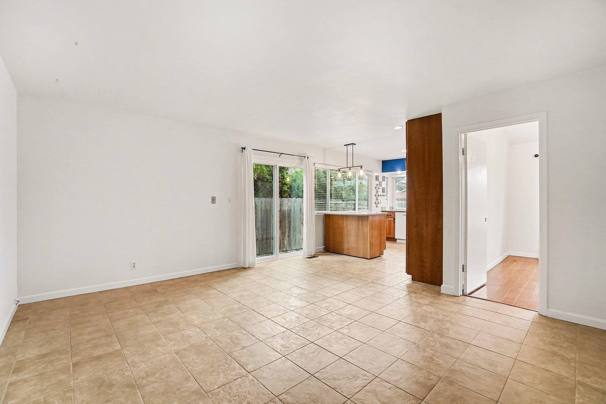 Detail Gallery Image 6 of 25 For 1833 Camino Estrada, Concord,  CA 94521 - 3 Beds | 2 Baths