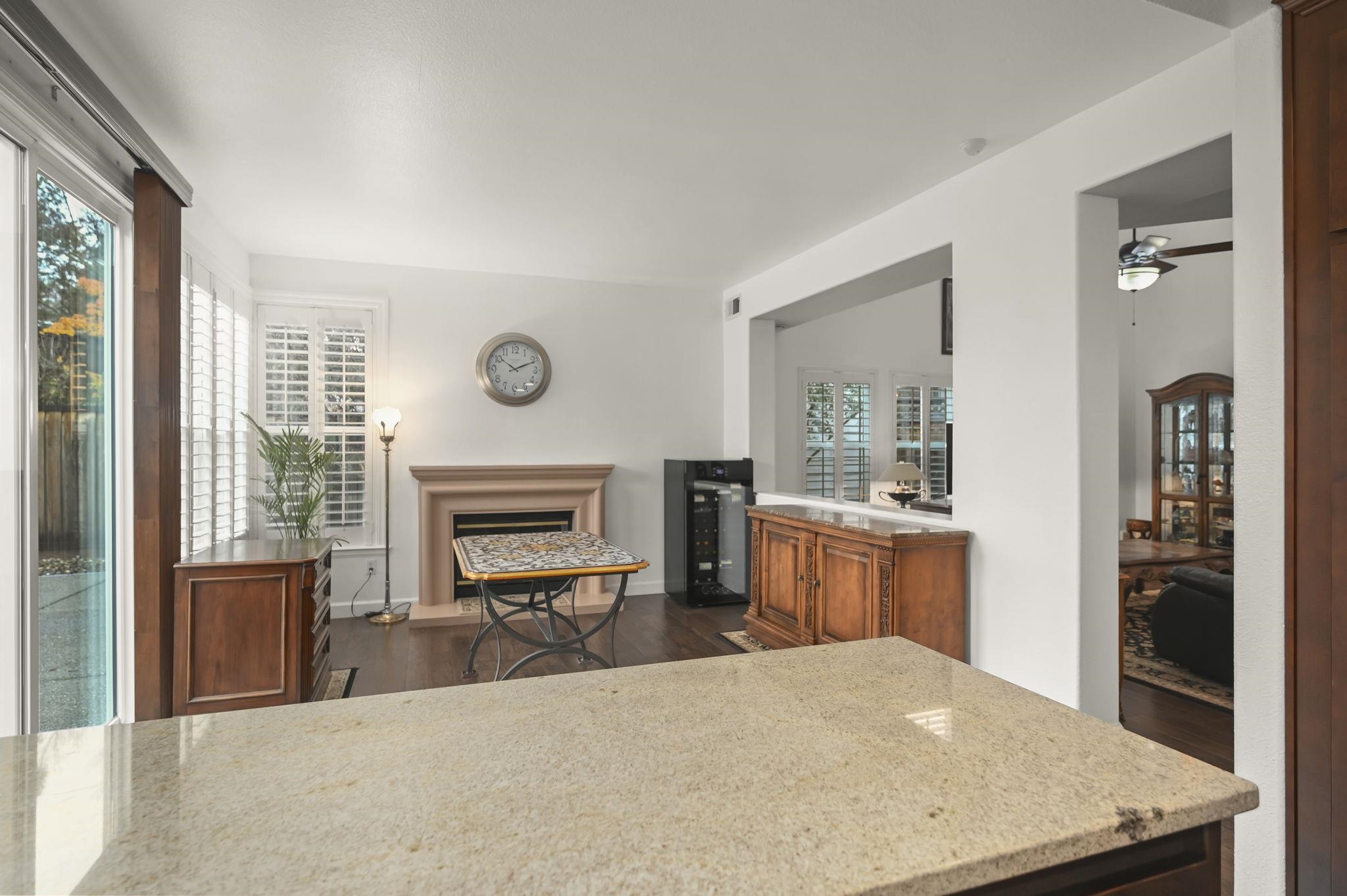 Detail Gallery Image 12 of 34 For 415 Orchard View Ave, Martinez,  CA 94553 - 3 Beds | 2/1 Baths