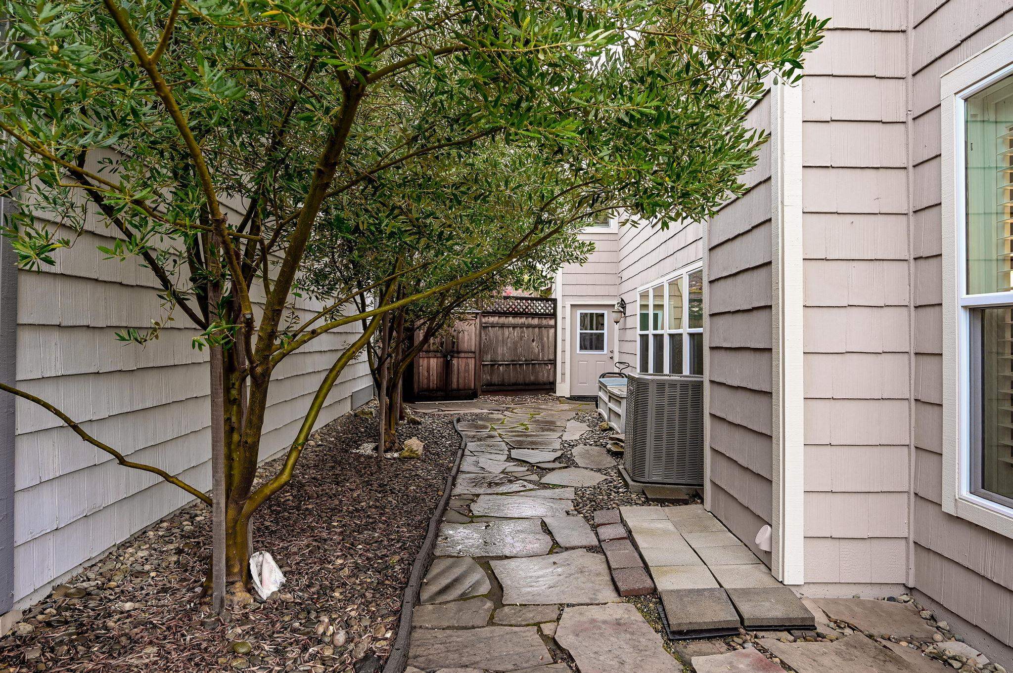 Detail Gallery Image 27 of 34 For 415 Orchard View Ave, Martinez,  CA 94553 - 3 Beds | 2/1 Baths