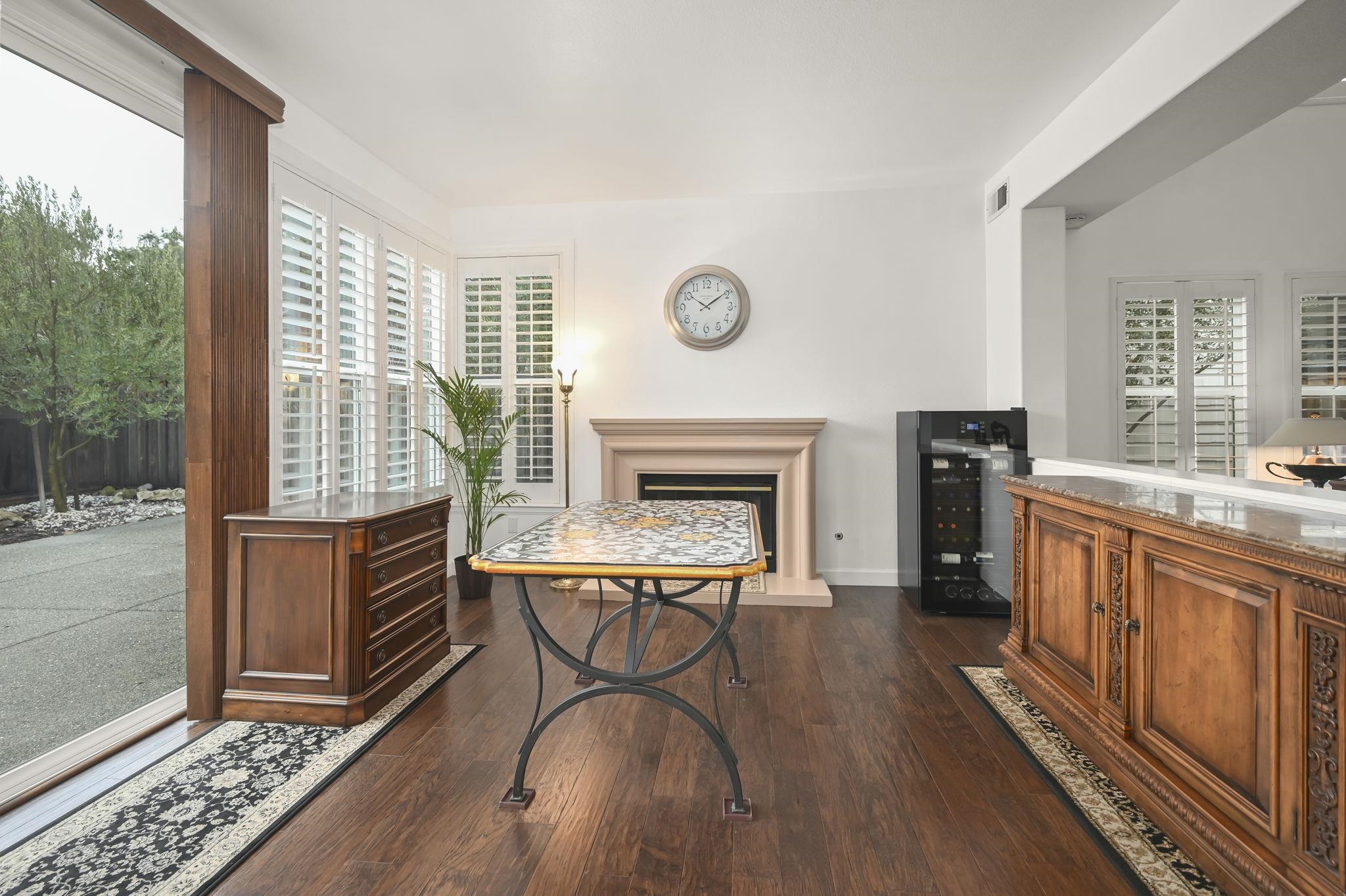 Detail Gallery Image 8 of 34 For 415 Orchard View Ave, Martinez,  CA 94553 - 3 Beds | 2/1 Baths