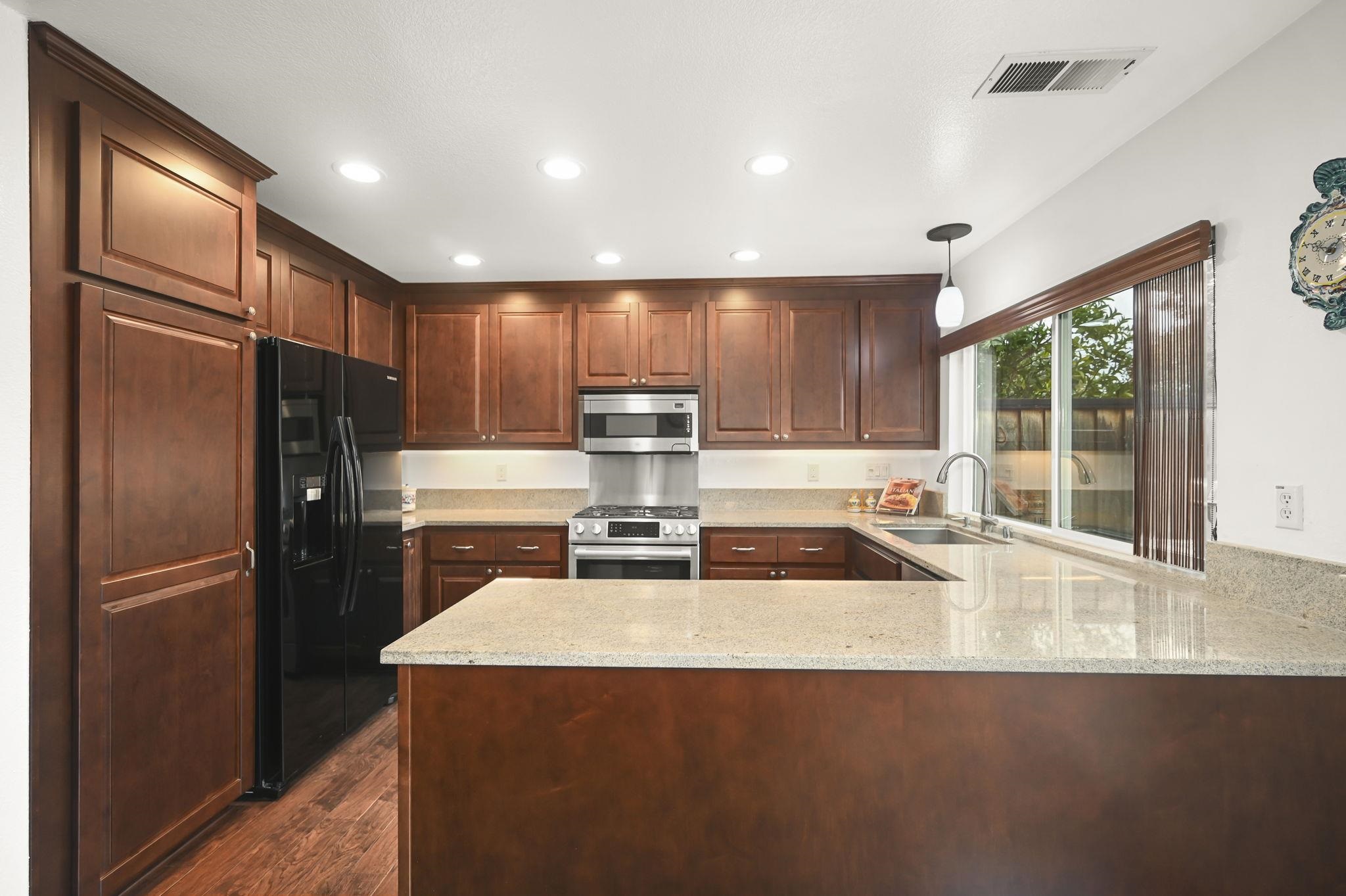 Detail Gallery Image 10 of 34 For 415 Orchard View Ave, Martinez,  CA 94553 - 3 Beds | 2/1 Baths