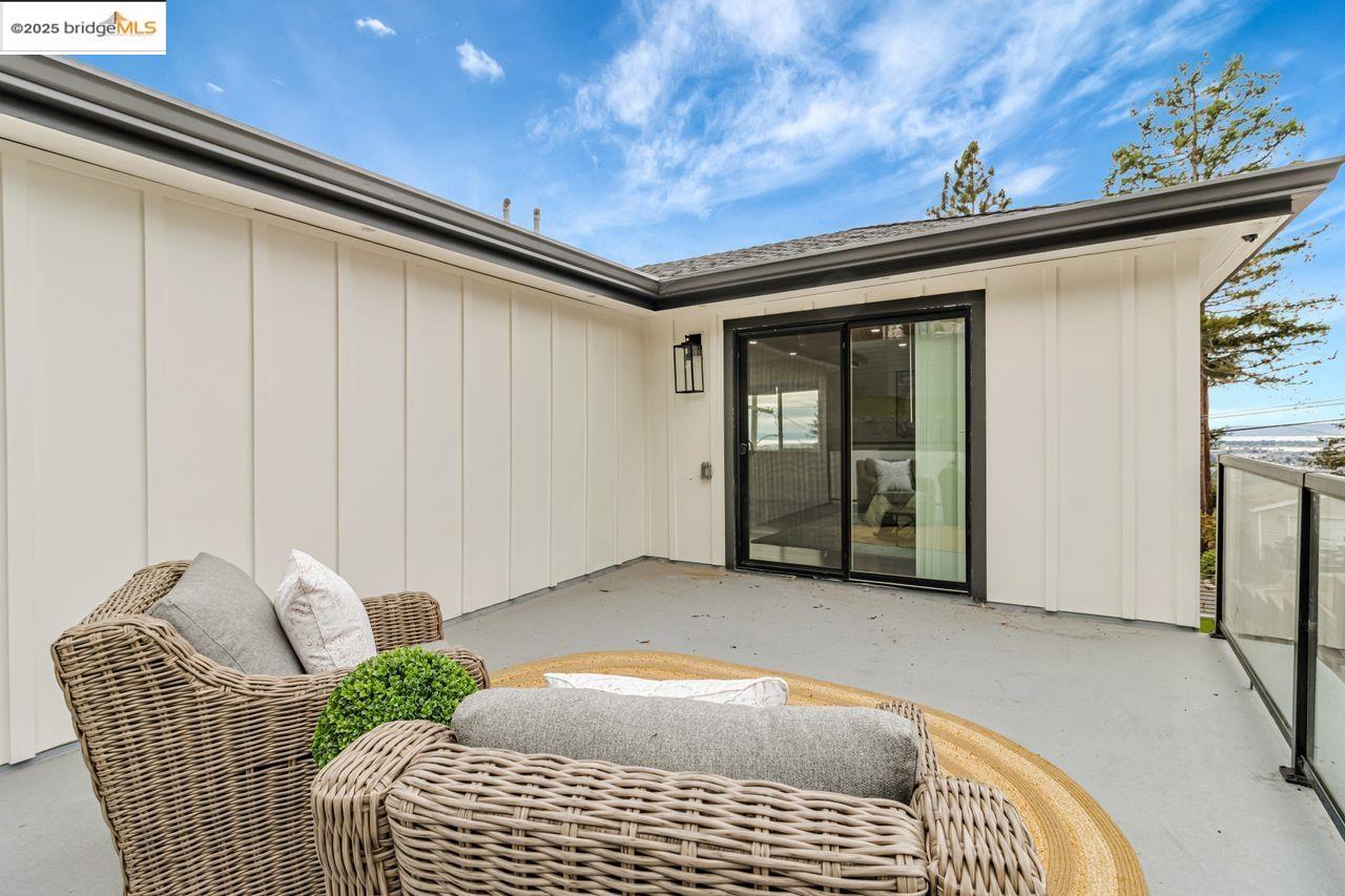 Detail Gallery Image 17 of 60 For 7900 Michigan Ave, Oakland,  CA 94605 - 5 Beds | 4 Baths