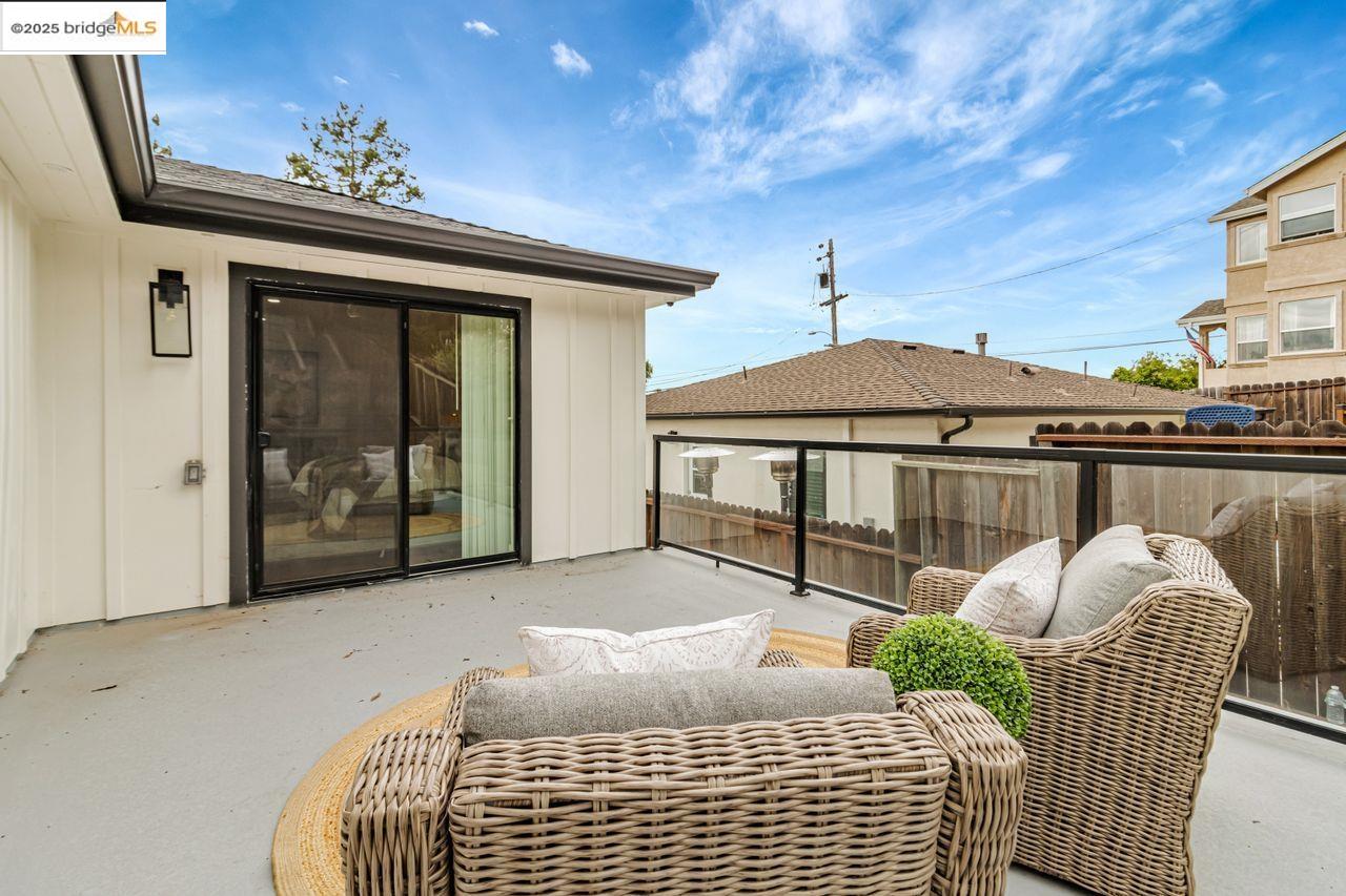 Detail Gallery Image 19 of 60 For 7900 Michigan Ave, Oakland,  CA 94605 - 5 Beds | 4 Baths