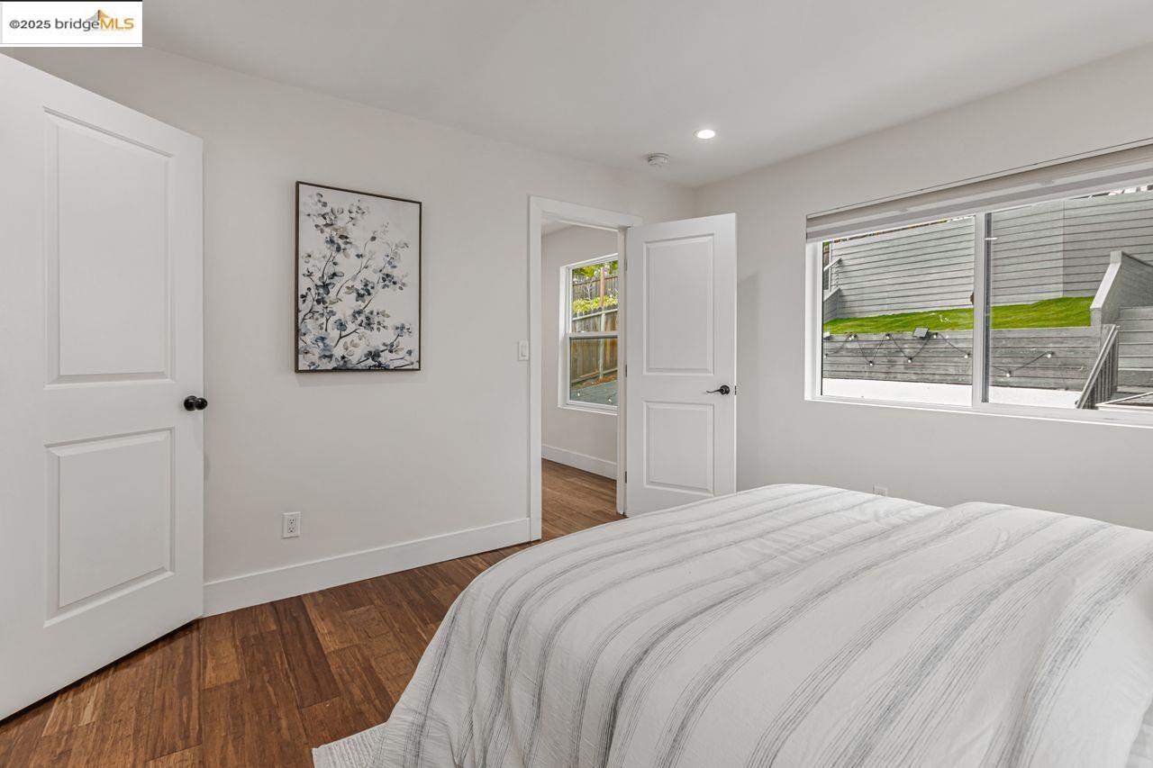 Detail Gallery Image 27 of 60 For 7900 Michigan Ave, Oakland,  CA 94605 - 5 Beds | 4 Baths