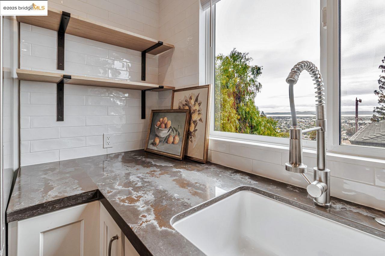 Detail Gallery Image 48 of 60 For 7900 Michigan Ave, Oakland,  CA 94605 - 5 Beds | 4 Baths