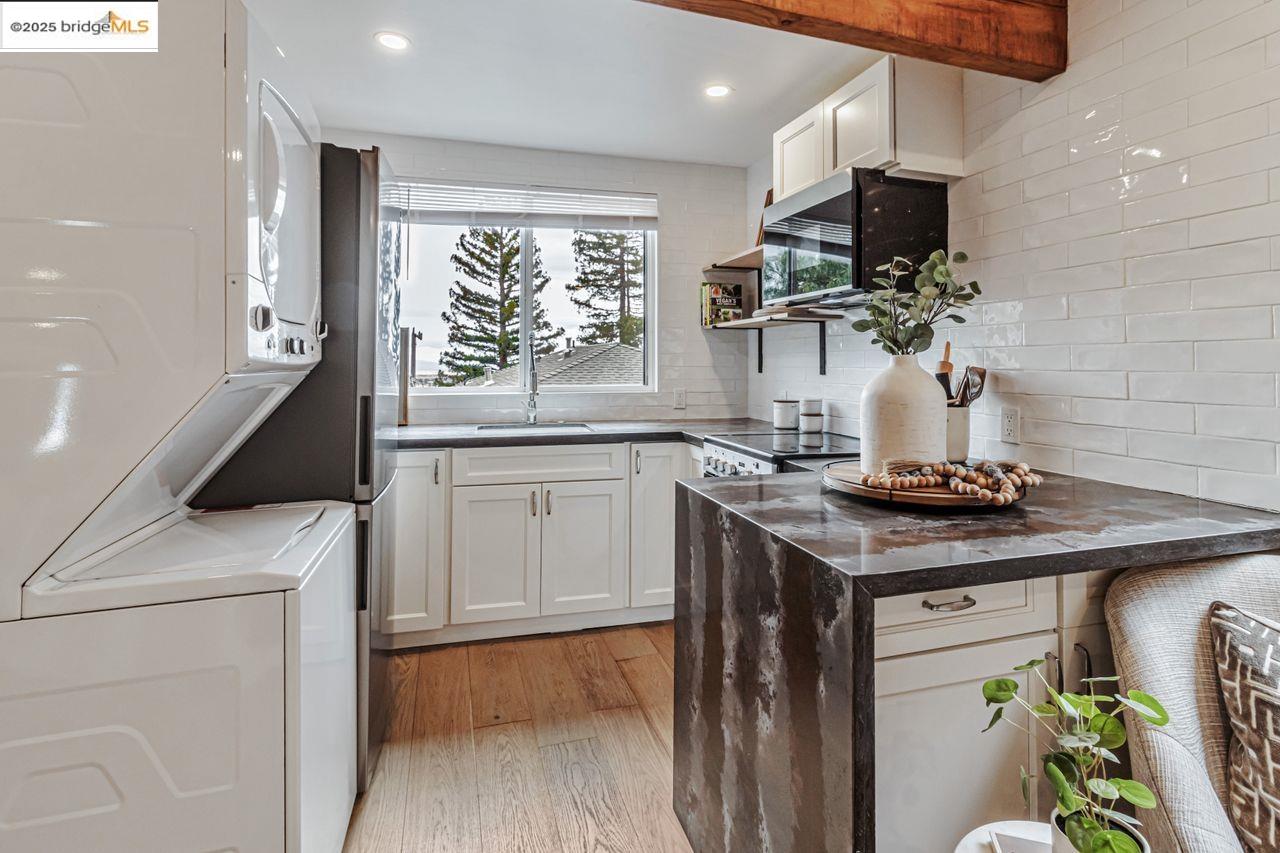 Detail Gallery Image 50 of 60 For 7900 Michigan Ave, Oakland,  CA 94605 - 5 Beds | 4 Baths