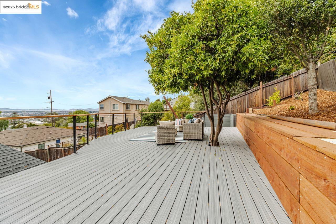 Detail Gallery Image 6 of 60 For 7900 Michigan Ave, Oakland,  CA 94605 - 5 Beds | 4 Baths