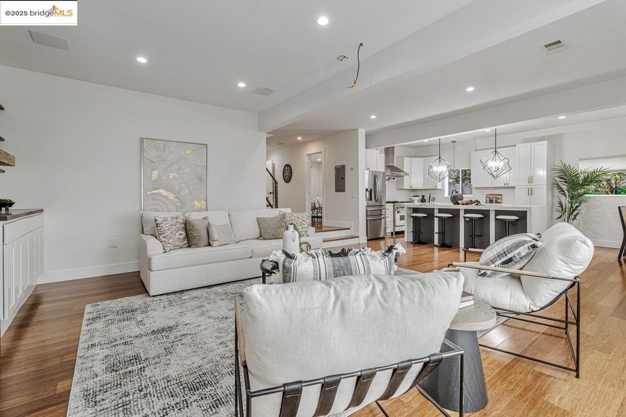 Detail Gallery Image 58 of 60 For 7900 Michigan Ave, Oakland,  CA 94605 - 5 Beds | 4 Baths