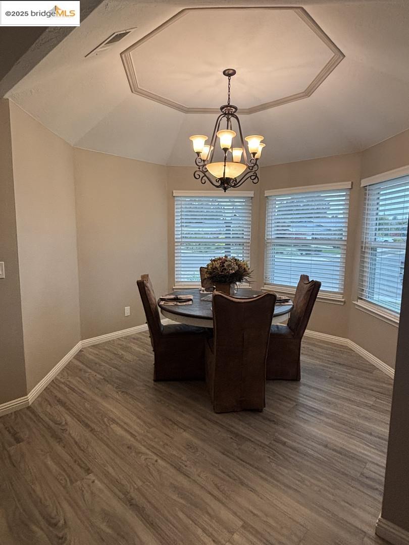 Detail Gallery Image 11 of 24 For 1740 S Teddy St, Visalia,  CA 93277 - 3 Beds | 2 Baths