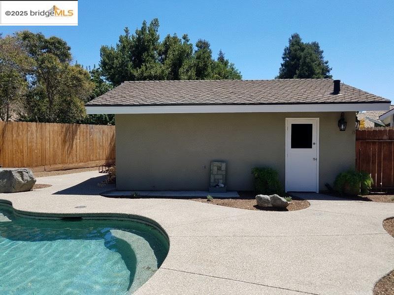 Detail Gallery Image 4 of 24 For 1740 S Teddy St, Visalia,  CA 93277 - 3 Beds | 2 Baths