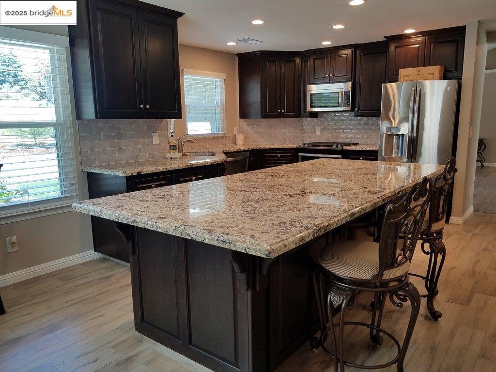 Detail Gallery Image 5 of 24 For 1740 S Teddy St, Visalia,  CA 93277 - 3 Beds | 2 Baths