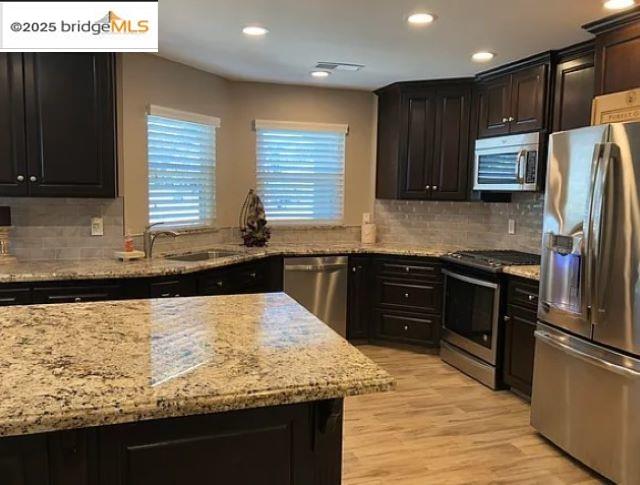 Detail Gallery Image 6 of 24 For 1740 S Teddy St, Visalia,  CA 93277 - 3 Beds | 2 Baths