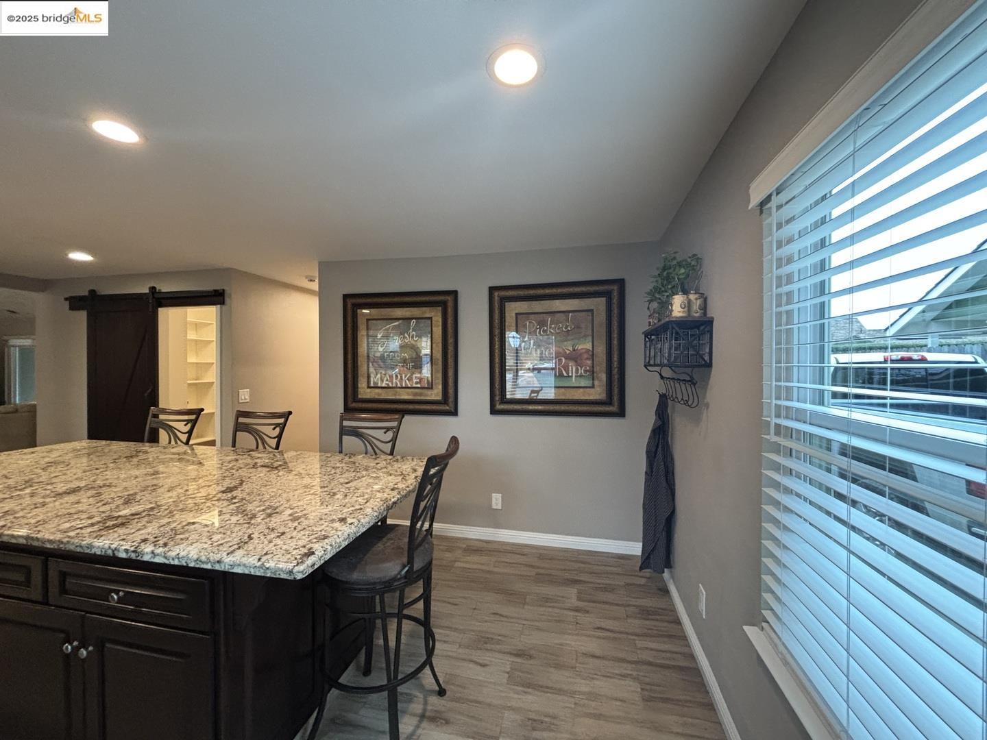 Detail Gallery Image 8 of 24 For 1740 S Teddy St, Visalia,  CA 93277 - 3 Beds | 2 Baths