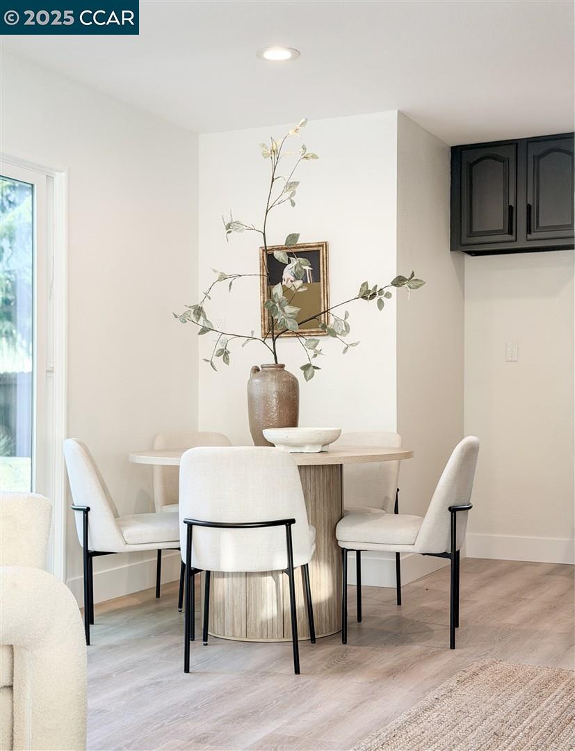 Detail Gallery Image 14 of 56 For 4121 Kensington Dr, Concord,  CA 94521 - 4 Beds | 2 Baths