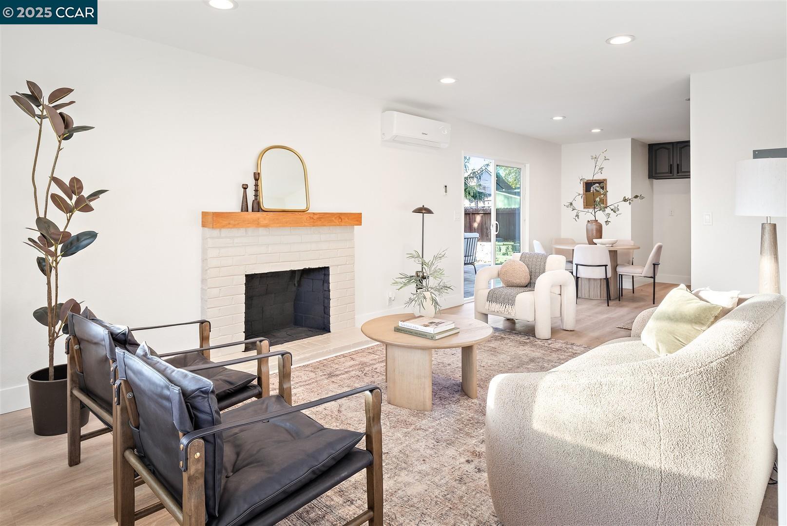 Detail Gallery Image 7 of 56 For 4121 Kensington Dr, Concord,  CA 94521 - 4 Beds | 2 Baths