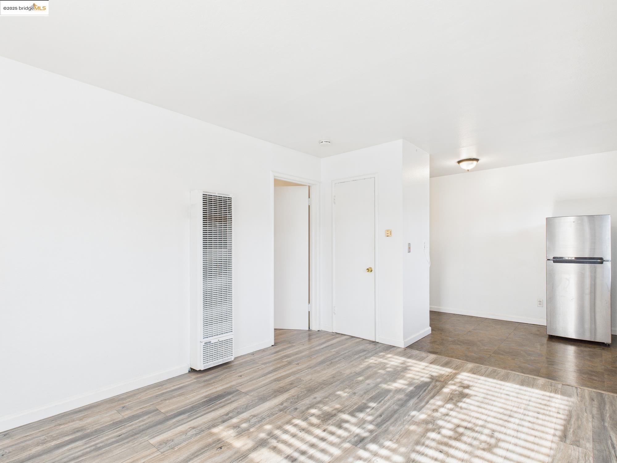 Detail Gallery Image 6 of 16 For 3807 Opal St, Oakland,  CA 94609 - 1 Beds | 1 Baths