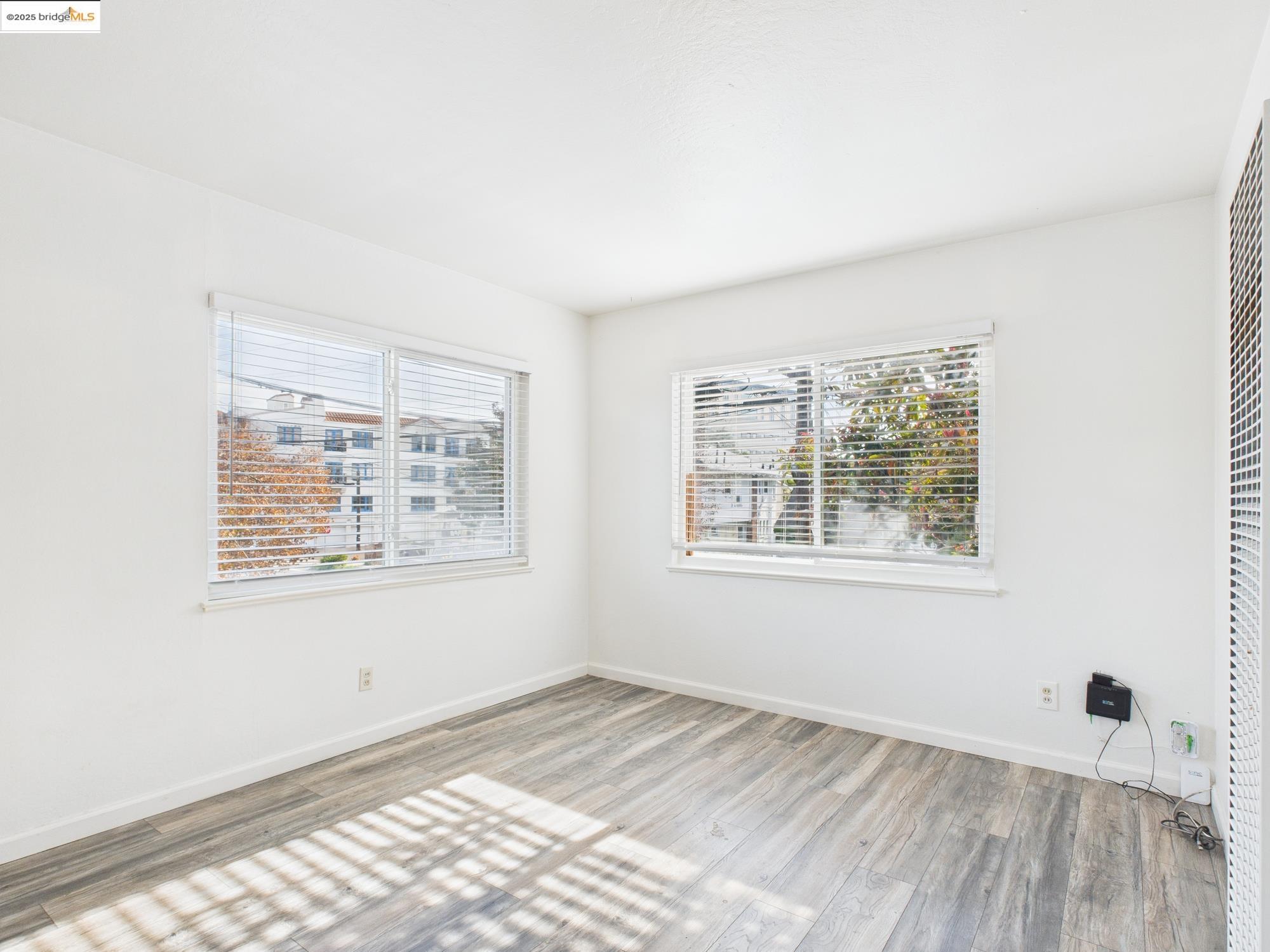 Detail Gallery Image 7 of 16 For 3807 Opal St, Oakland,  CA 94609 - 1 Beds | 1 Baths