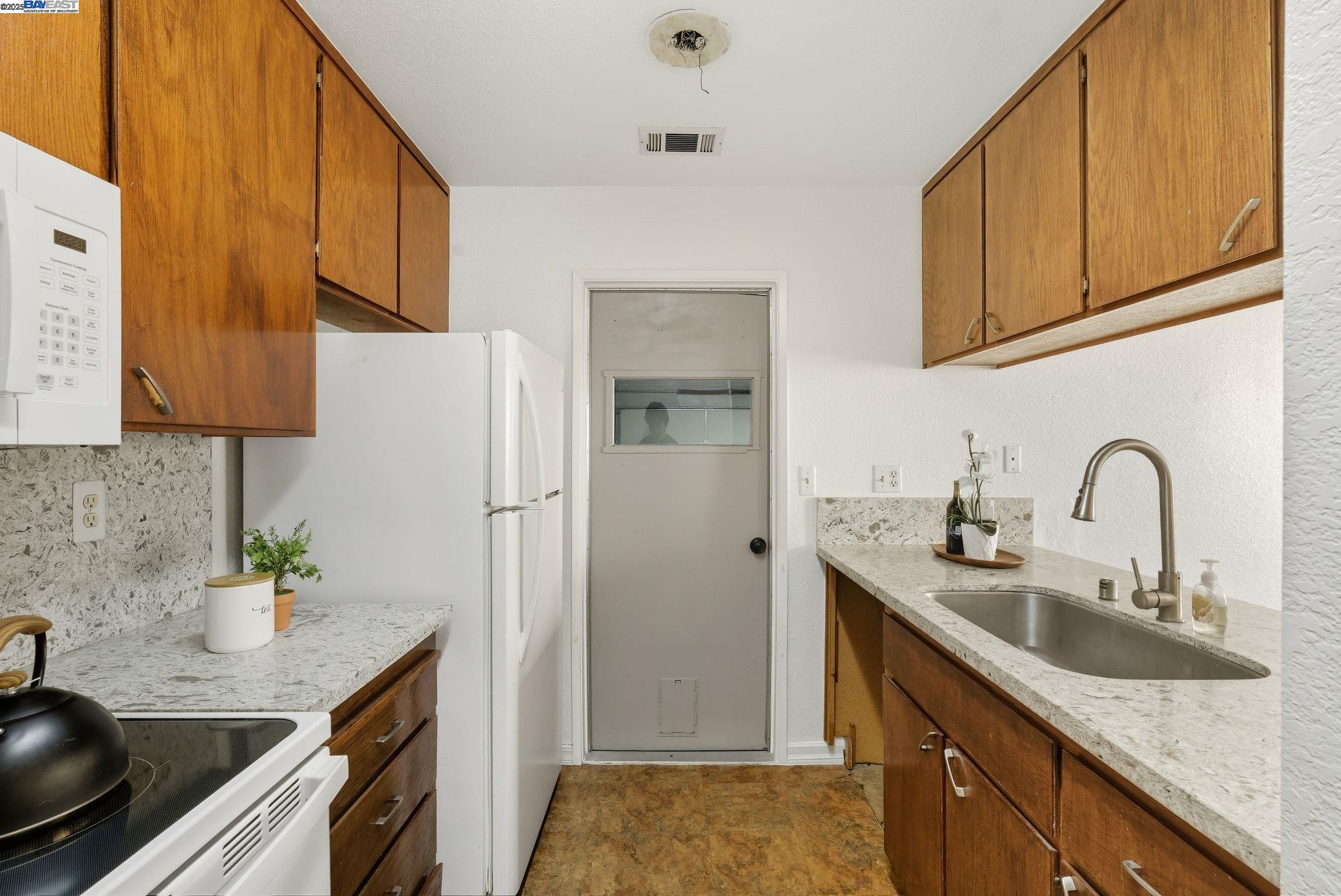 Detail Gallery Image 28 of 50 For 1860 Home Gate Dr, San Jose,  CA 95148 - 3 Beds | 2/1 Baths