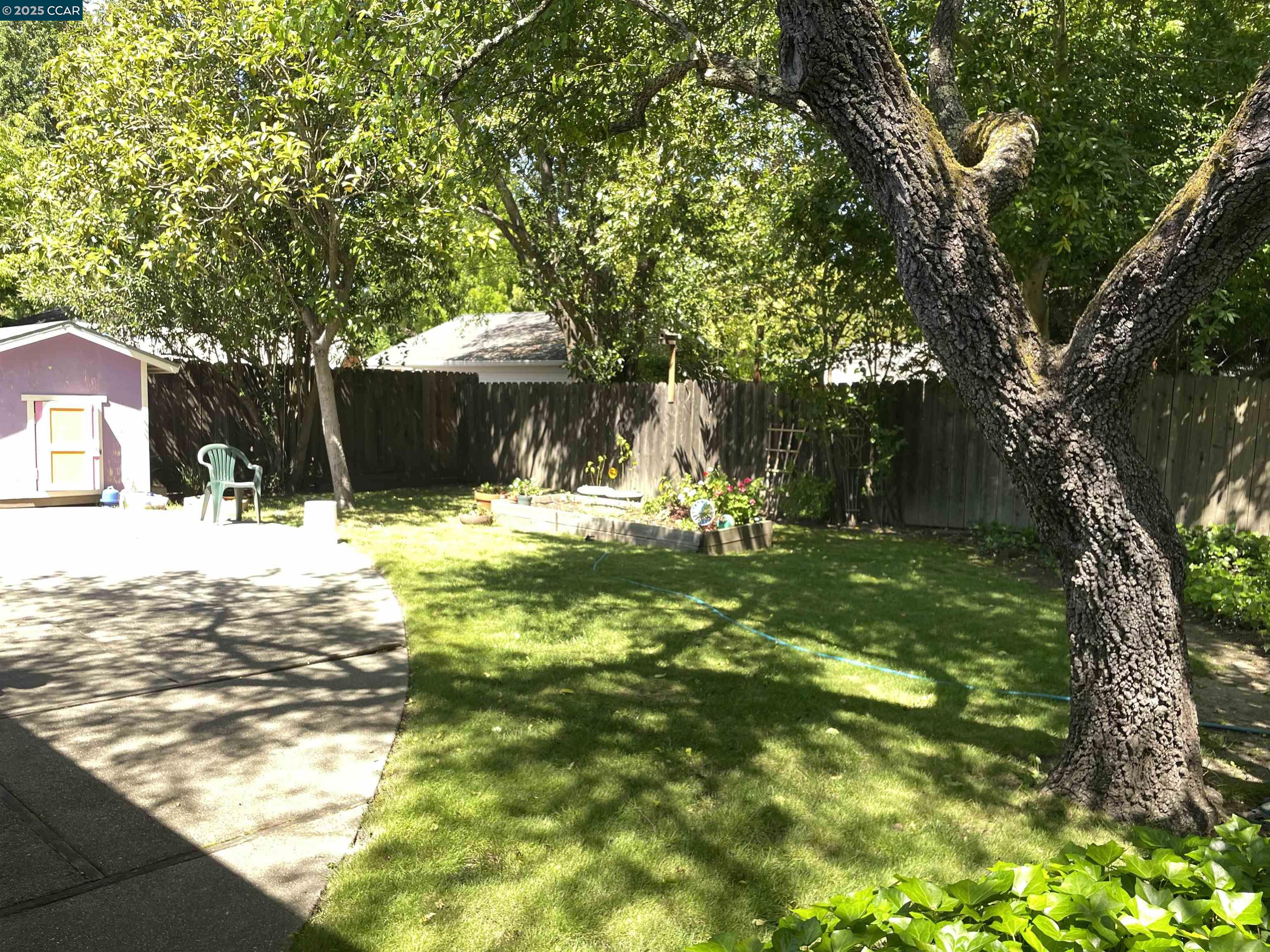 Detail Gallery Image 6 of 14 For 926 Moon Ct, Lafayette,  CA 94549 - 3 Beds | 2 Baths