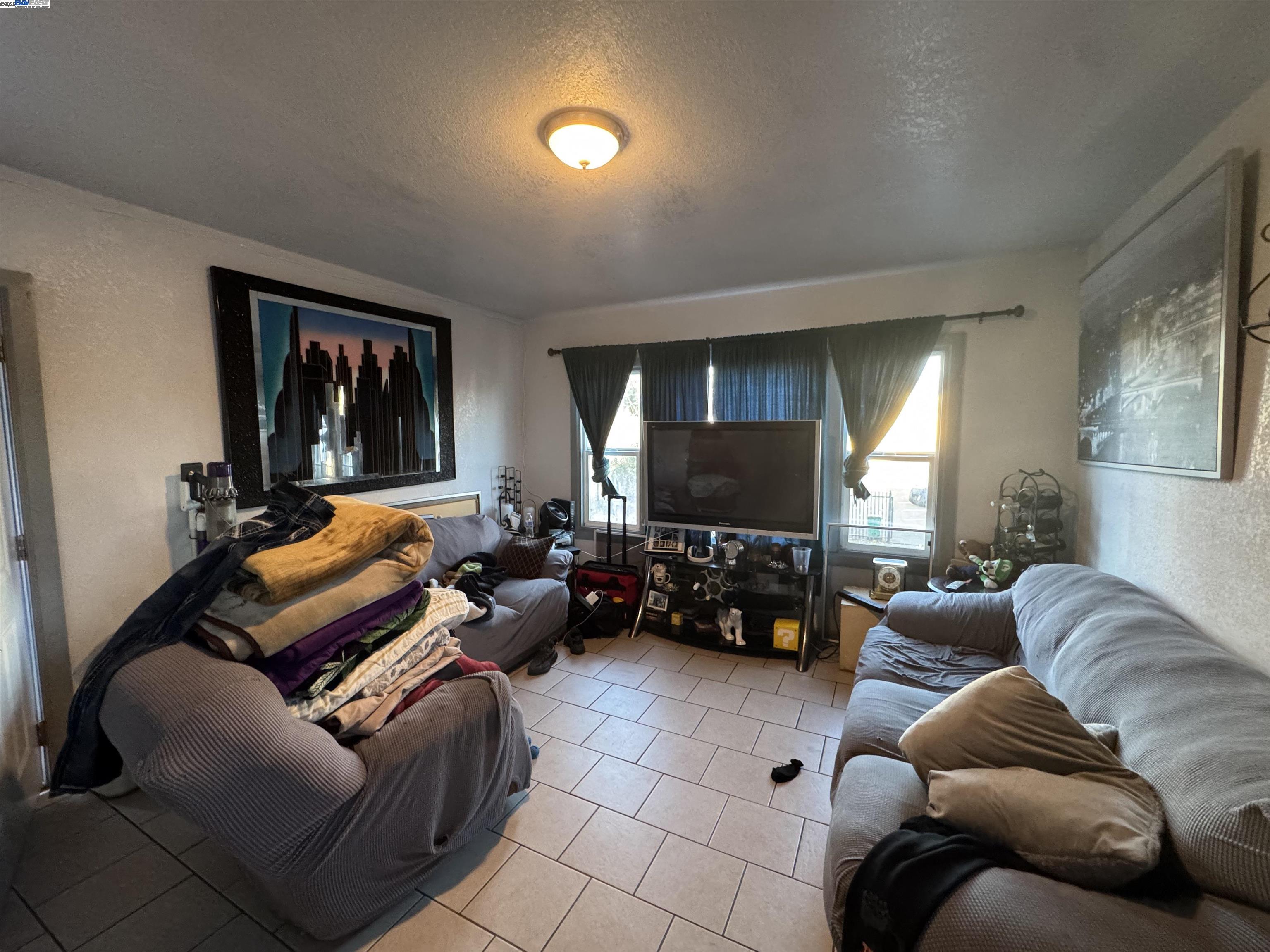 Detail Gallery Image 13 of 22 For 7341 Lockwood St, Oakland,  CA 94621 - 4 Beds | 2 Baths