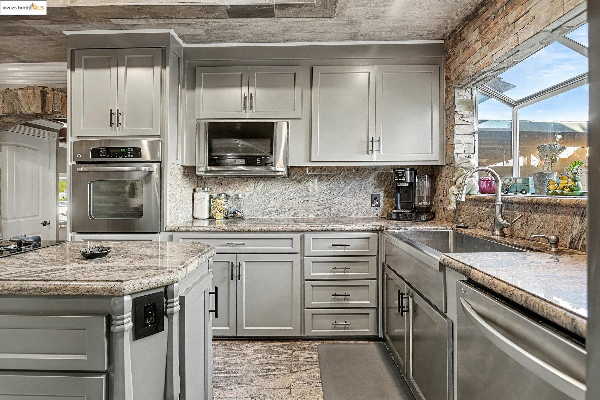 Detail Gallery Image 11 of 36 For 3614 Kay Ct, Fremont,  CA 94538 - 4 Beds | 3 Baths