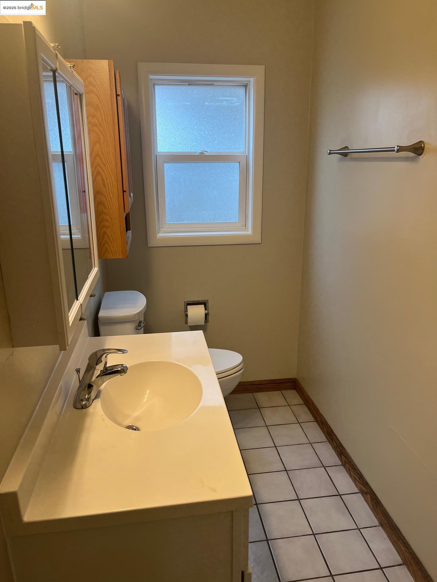 Detail Gallery Image 6 of 9 For 161 Sequoia Dr, Pittsburg,  CA 94565 - 4 Beds | 2 Baths