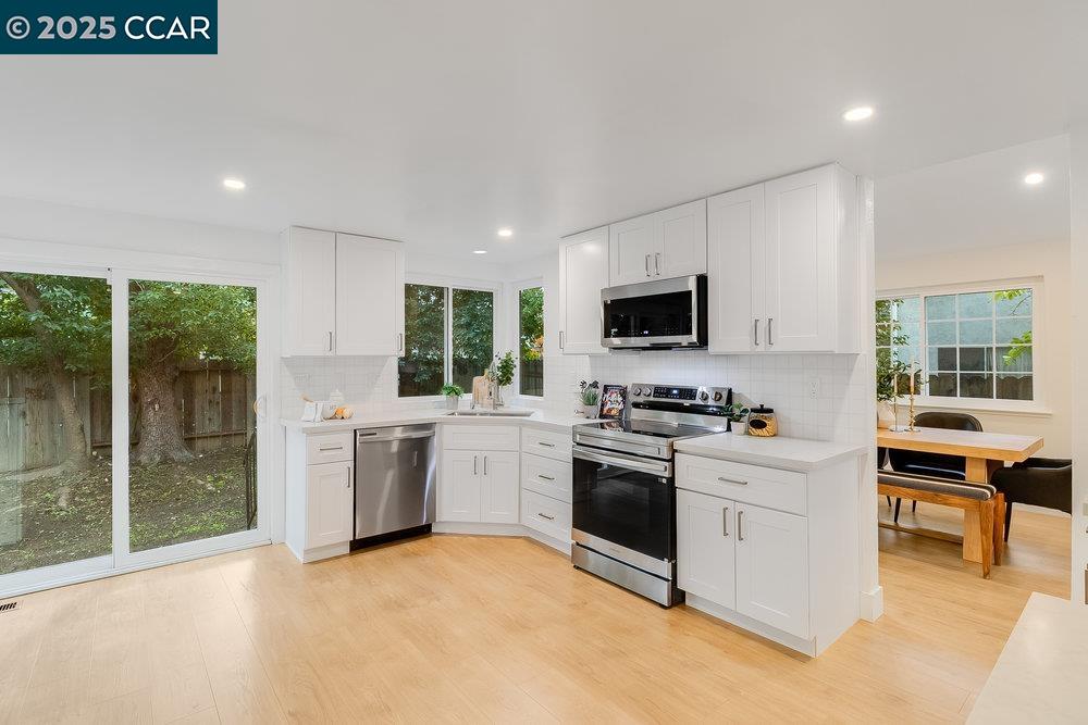 Detail Gallery Image 13 of 53 For 312 Summerfield Dr, Vacaville,  CA 95687 - 5 Beds | 3 Baths