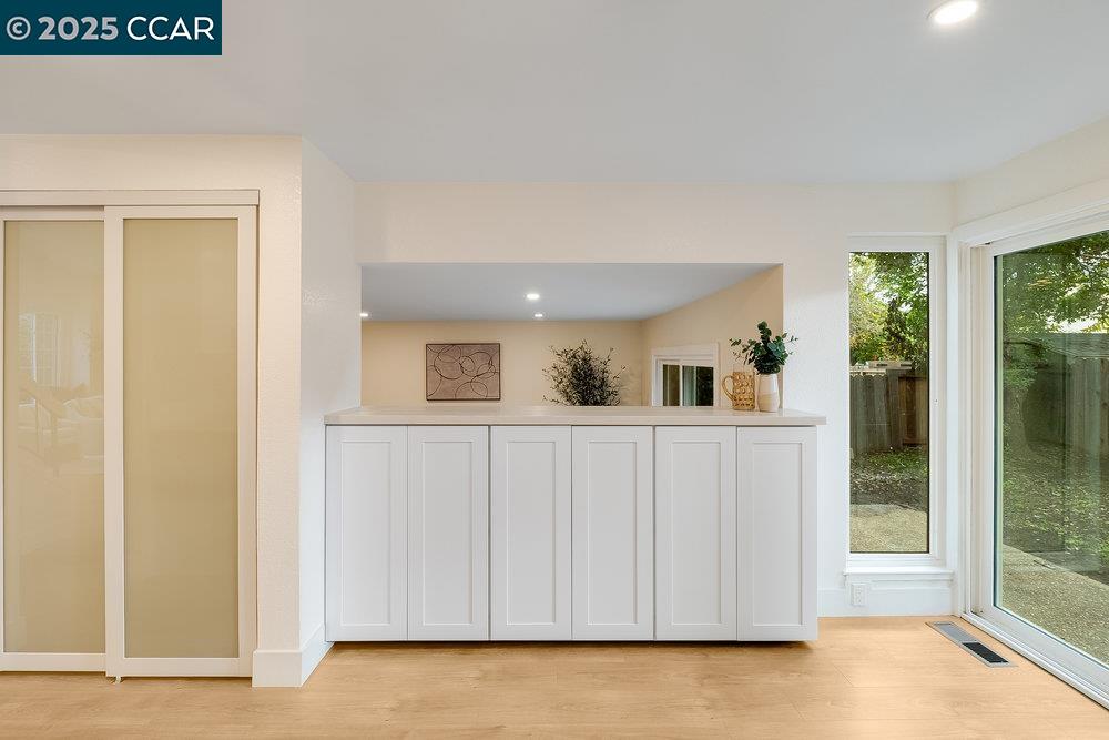 Detail Gallery Image 17 of 53 For 312 Summerfield Dr, Vacaville,  CA 95687 - 5 Beds | 3 Baths