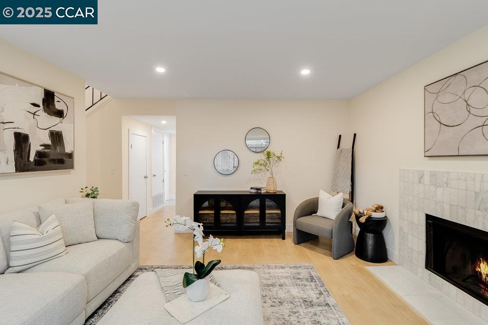 Detail Gallery Image 22 of 53 For 312 Summerfield Dr, Vacaville,  CA 95687 - 5 Beds | 3 Baths