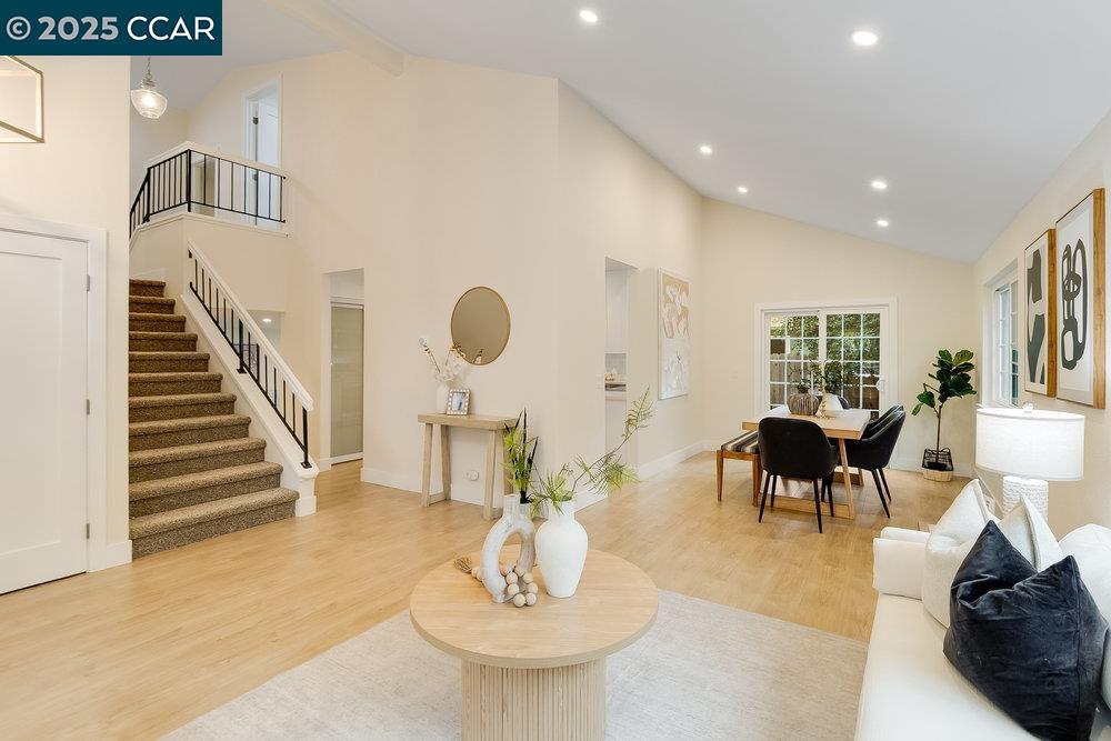 Detail Gallery Image 6 of 53 For 312 Summerfield Dr, Vacaville,  CA 95687 - 5 Beds | 3 Baths