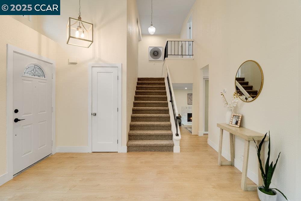 Detail Gallery Image 7 of 53 For 312 Summerfield Dr, Vacaville,  CA 95687 - 5 Beds | 3 Baths