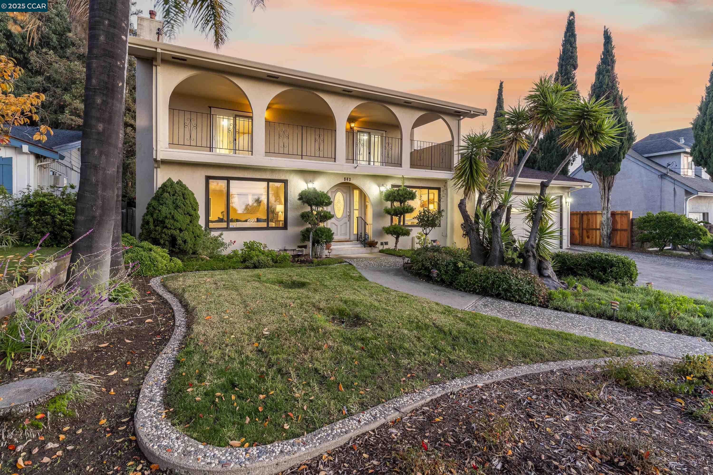 Detail Gallery Image 2 of 50 For 943 Hawthorne Dr, Rodeo,  CA 94572 - 4 Beds | 3 Baths