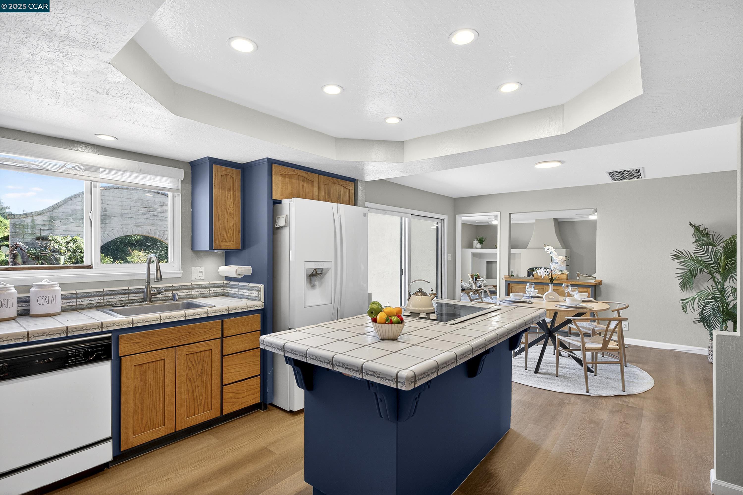 Detail Gallery Image 12 of 50 For 943 Hawthorne Dr, Rodeo,  CA 94572 - 4 Beds | 3 Baths