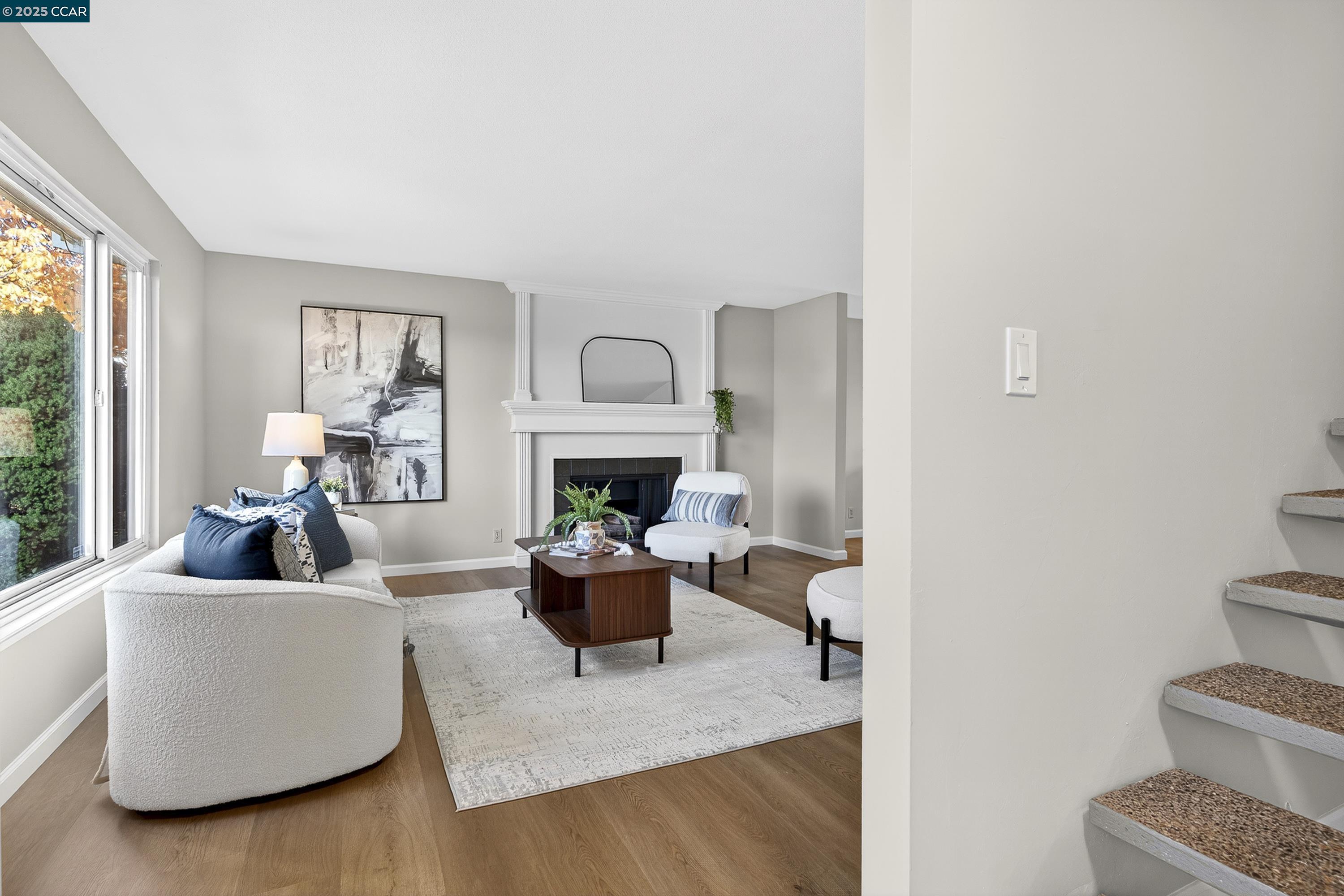 Detail Gallery Image 4 of 50 For 943 Hawthorne Dr, Rodeo,  CA 94572 - 4 Beds | 3 Baths