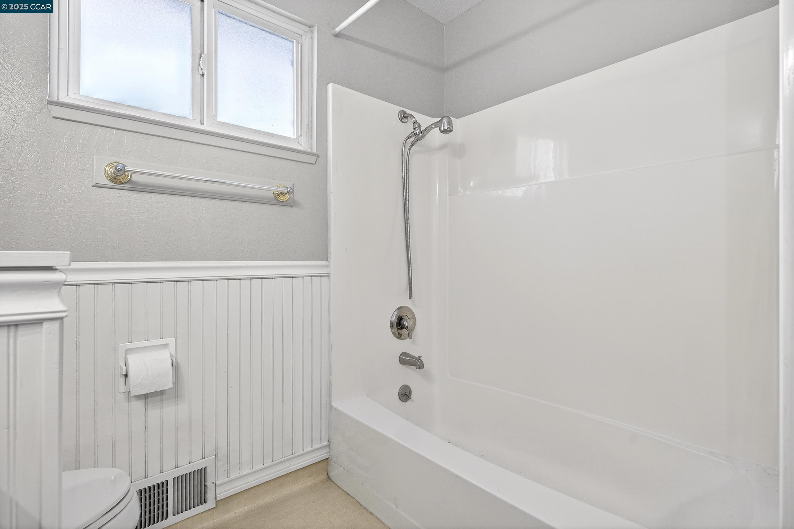 Detail Gallery Image 37 of 50 For 943 Hawthorne Dr, Rodeo,  CA 94572 - 4 Beds | 3 Baths