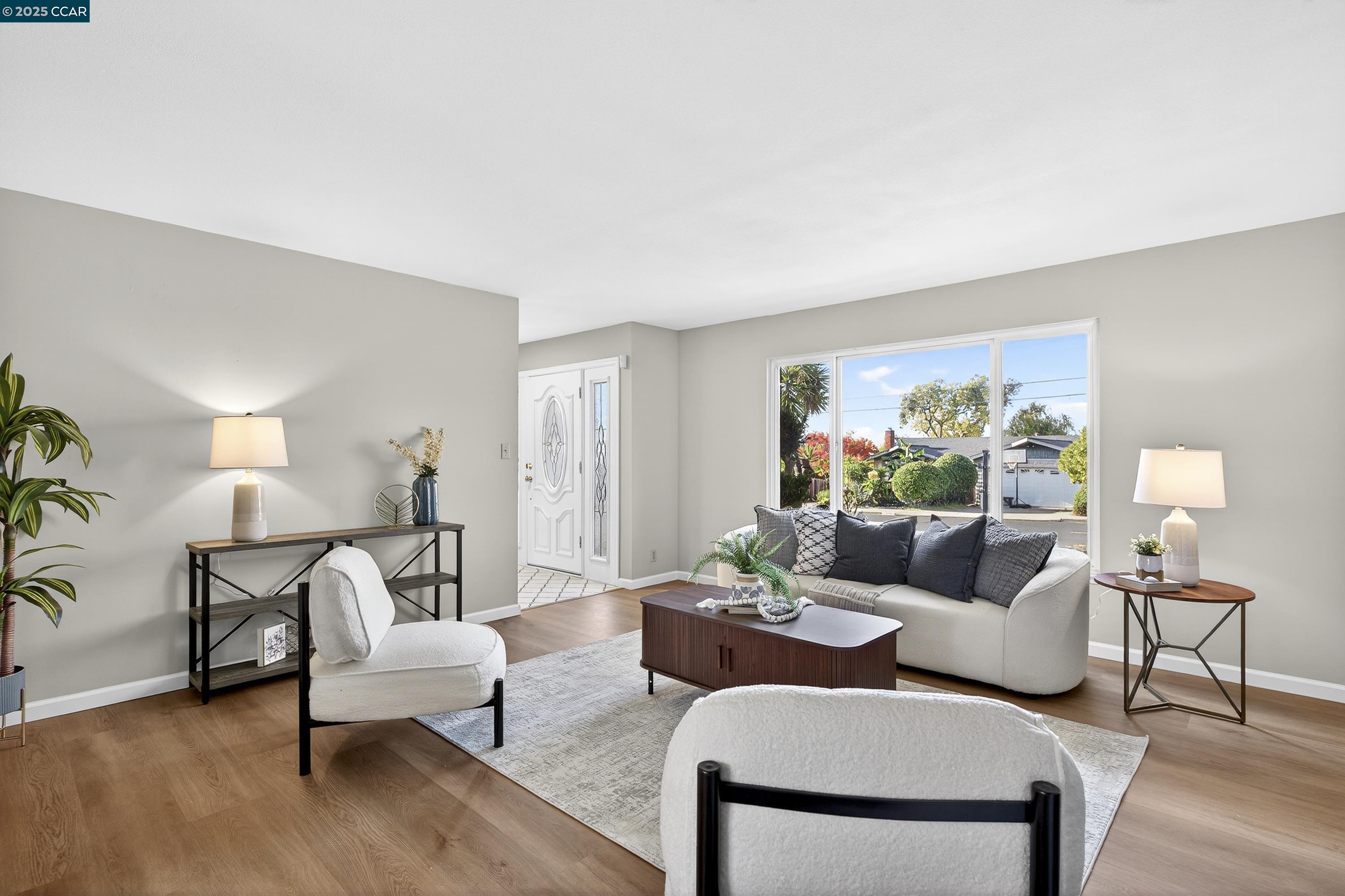 Detail Gallery Image 8 of 50 For 943 Hawthorne Dr, Rodeo,  CA 94572 - 4 Beds | 3 Baths